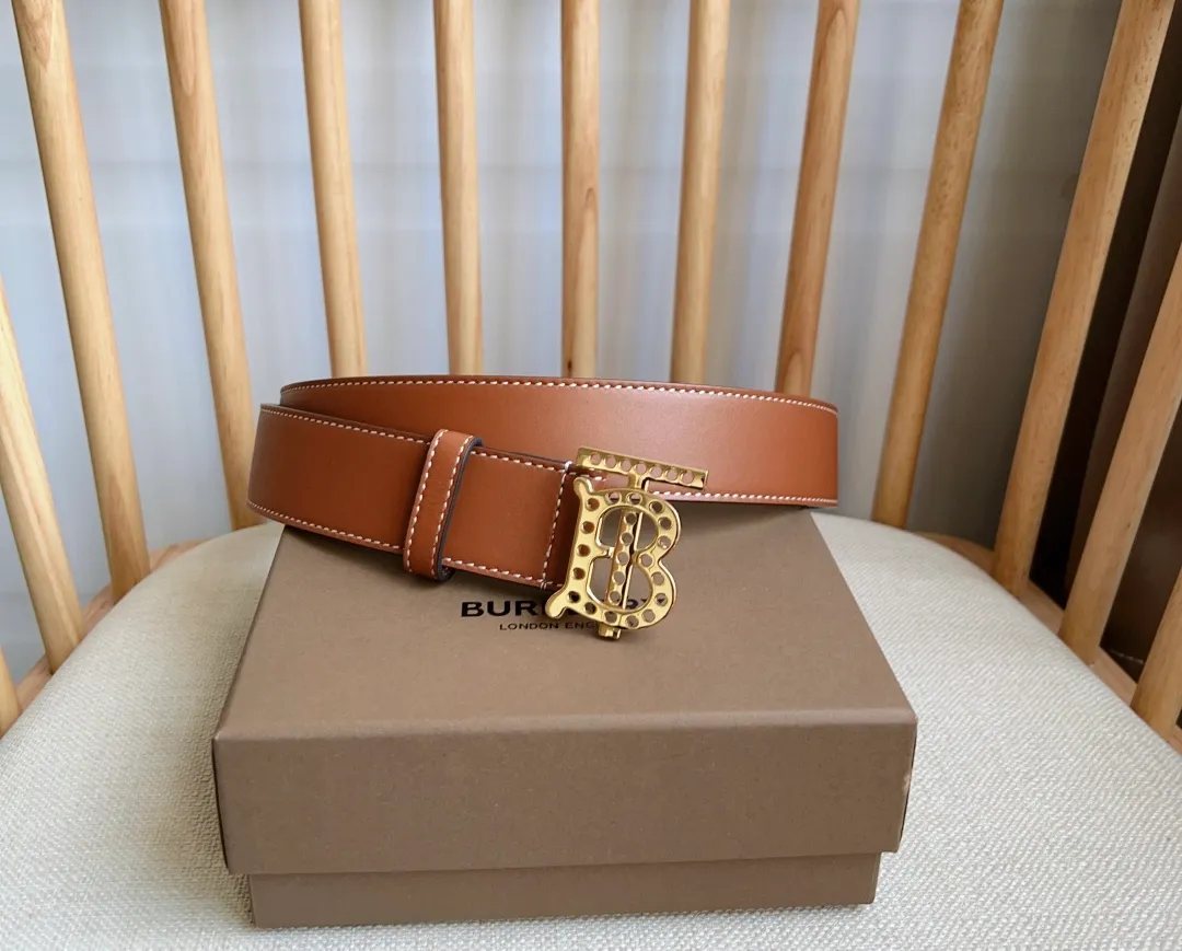 💰480💰Full package💰💍Purchasing-grade Burberry counters are newly available at the same time🎉🎉Pladium buckle with punched palladium-plated exclusive logo shape. Made of selected smooth leather. Width: 3.5cm. Refined and elegant, simple and elegant.