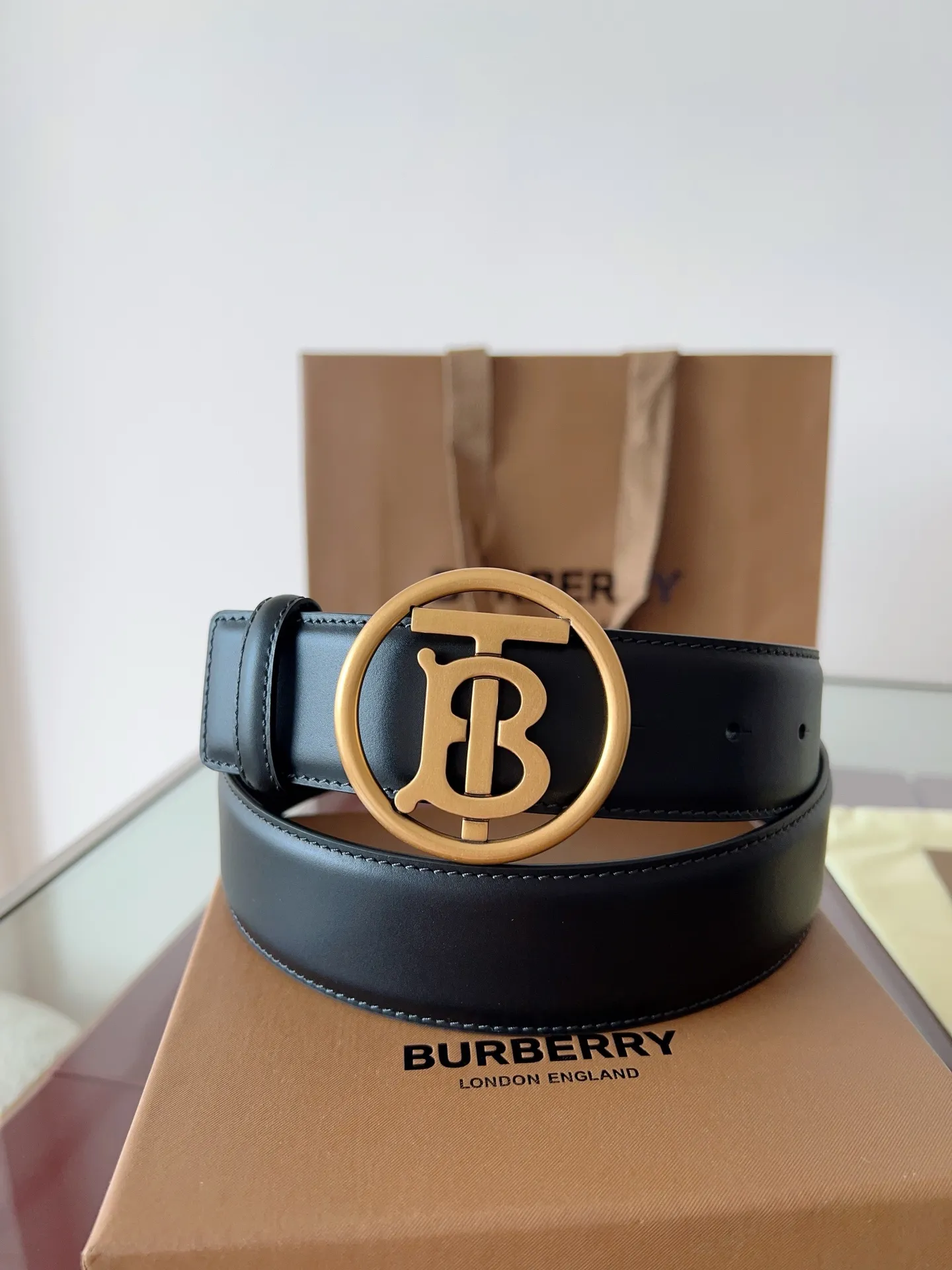 💰520💰Full package💰 💍Purchase grade "Burberry" Burberry🇬🇧British original leather, black full leather/The quality is beyond doubt. There is no better, only the best. Size 4.0cm