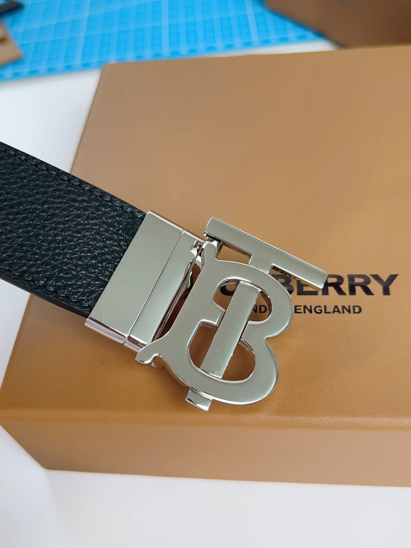 💰460💰Authentic packaging💰 💍Purchase grade "Burberry" Burberry🇬🇧British original leather, black cowhide. There is no doubt about the quality. There is no better, only the best. Size 3.5 cm