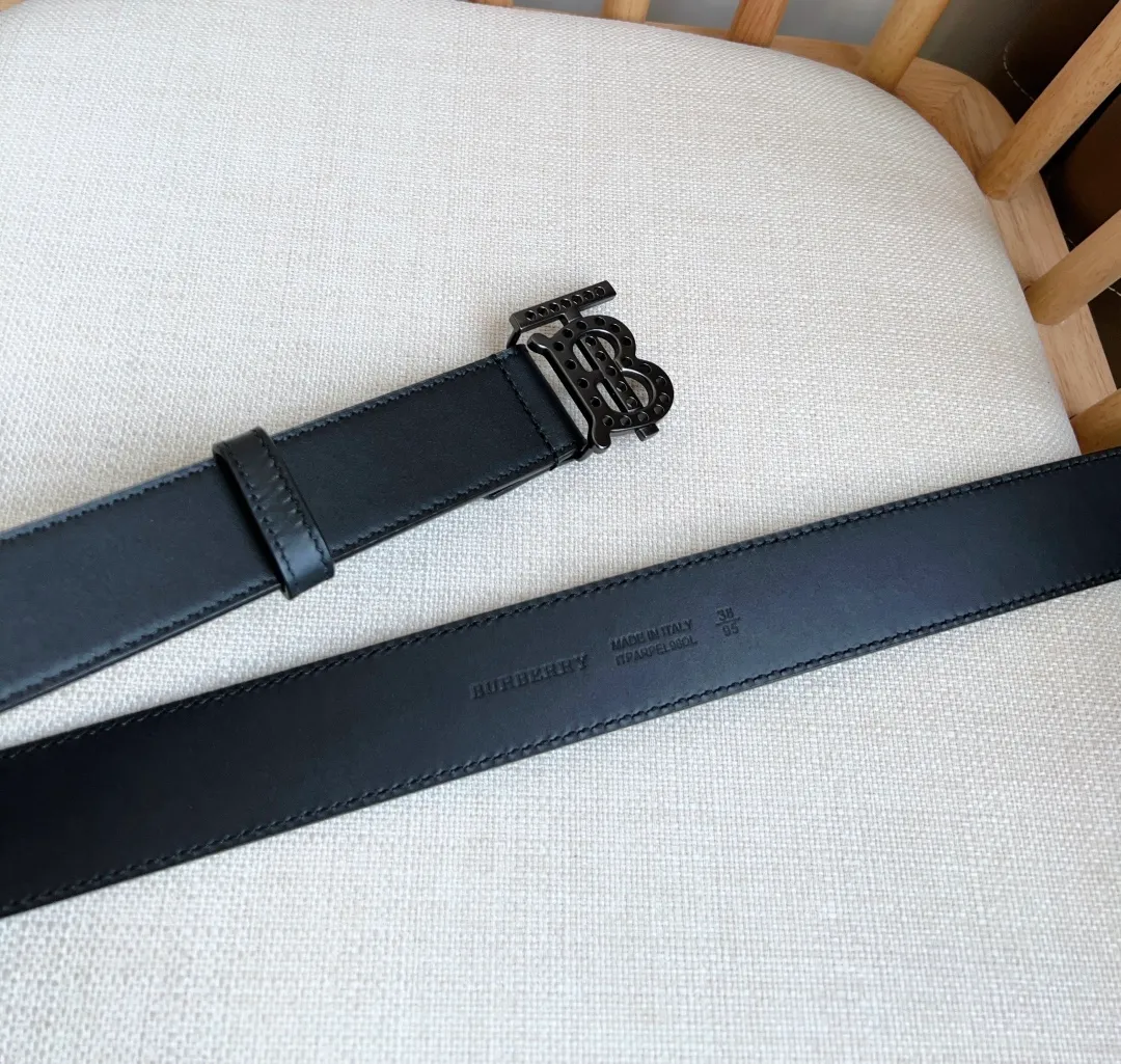 💰480💰Full package💰💍Purchasing-grade Burberry counters are newly available at the same time🎉🎉Pladium buckle with punched palladium-plated exclusive logo shape. Made of selected smooth leather. Width: 3.5cm. Refined and elegant, simple and elegant.