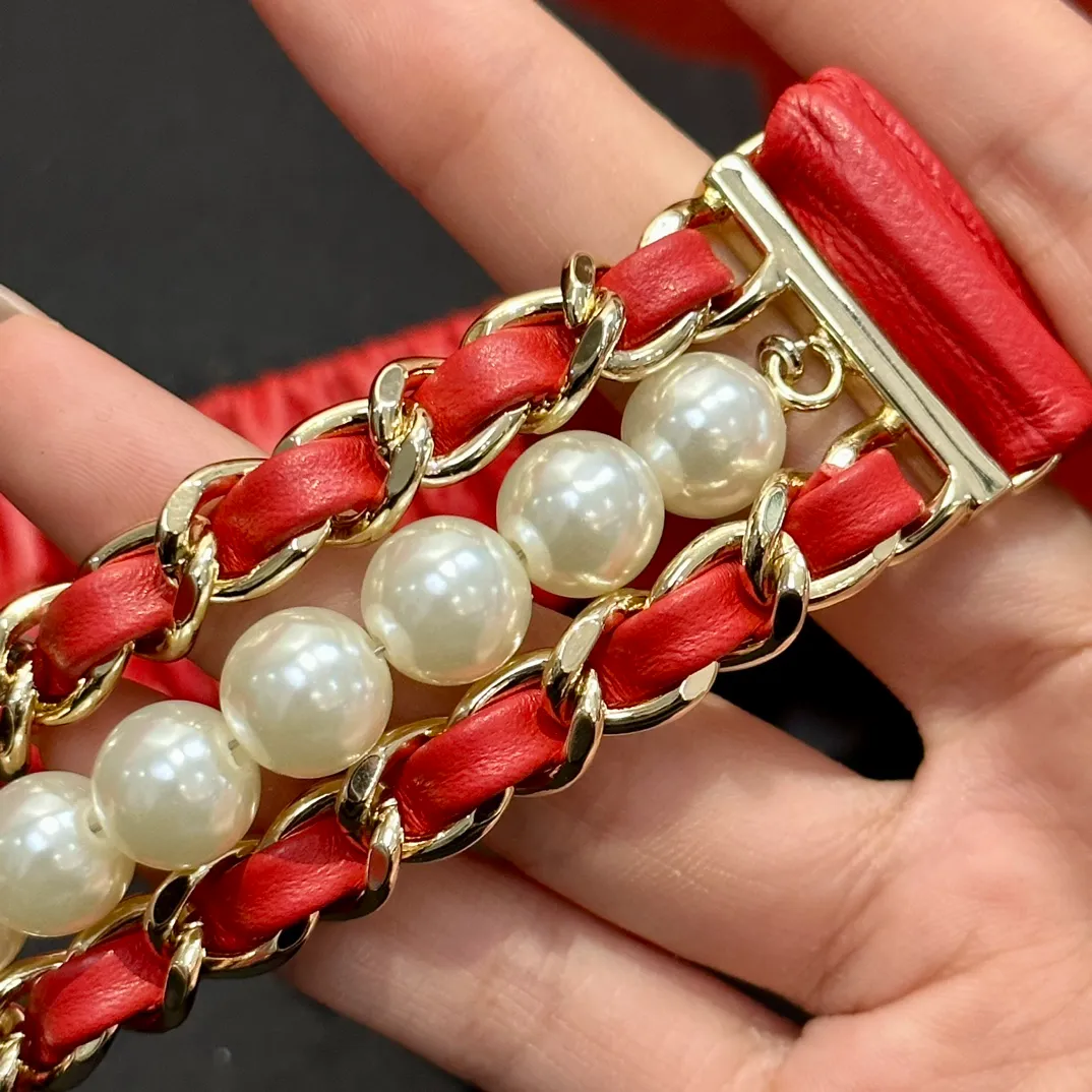 💰540💰Full package💰 💍Purchase-grade Chanel ⚡️🌹New waist chain, made of special imported metal and imported cowhide material, textured and embellishment is the unique highlight of the whole without losing the feminine charm, making it an eye-catching highlight ~ The waist chain is worth collecting! Design show style 2023 advanced handicraft workshop. ⚡️🌹Width 2.5cm