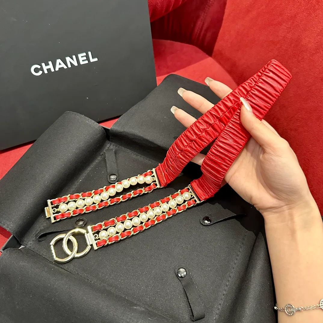 💰540💰Full package💰 💍Purchase-grade Chanel ⚡️🌹New waist chain, made of special imported metal and imported cowhide material, textured and embellishment is the unique highlight of the whole without losing the feminine charm, making it an eye-catching highlight ~ The waist chain is worth collecting! Design show style 2023 advanced handicraft workshop. ⚡️🌹Width 2.5cm