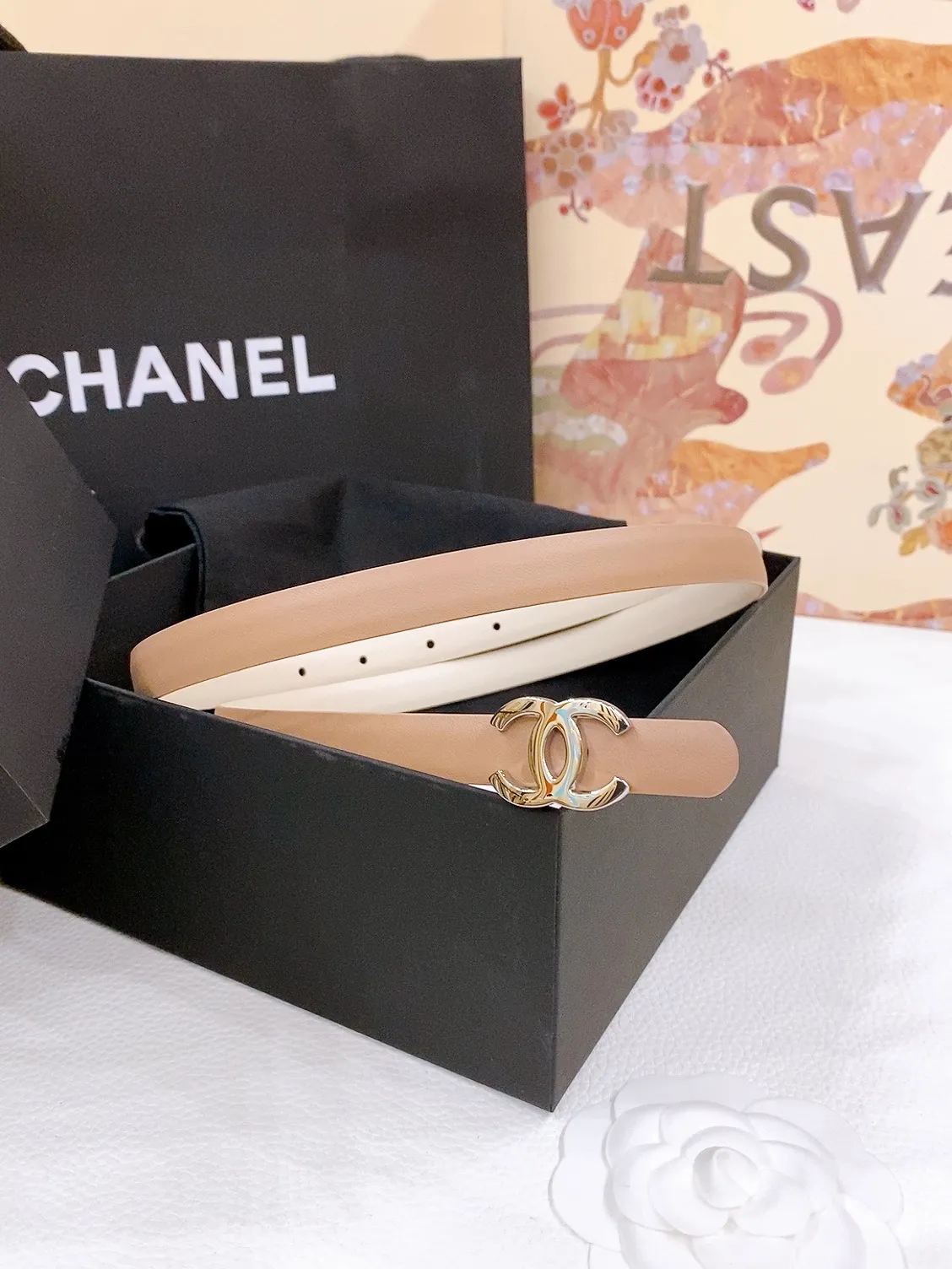 💰440💰Full package💰 💍Purchase level Chanel⚡️🌹Classic double C belt Classic double C belt, braided hardware and calfskin belt body⚡️🌹Perfect texture, simply the finishing touch in spring, belt diameter and width 1.5cm⚡️🌹