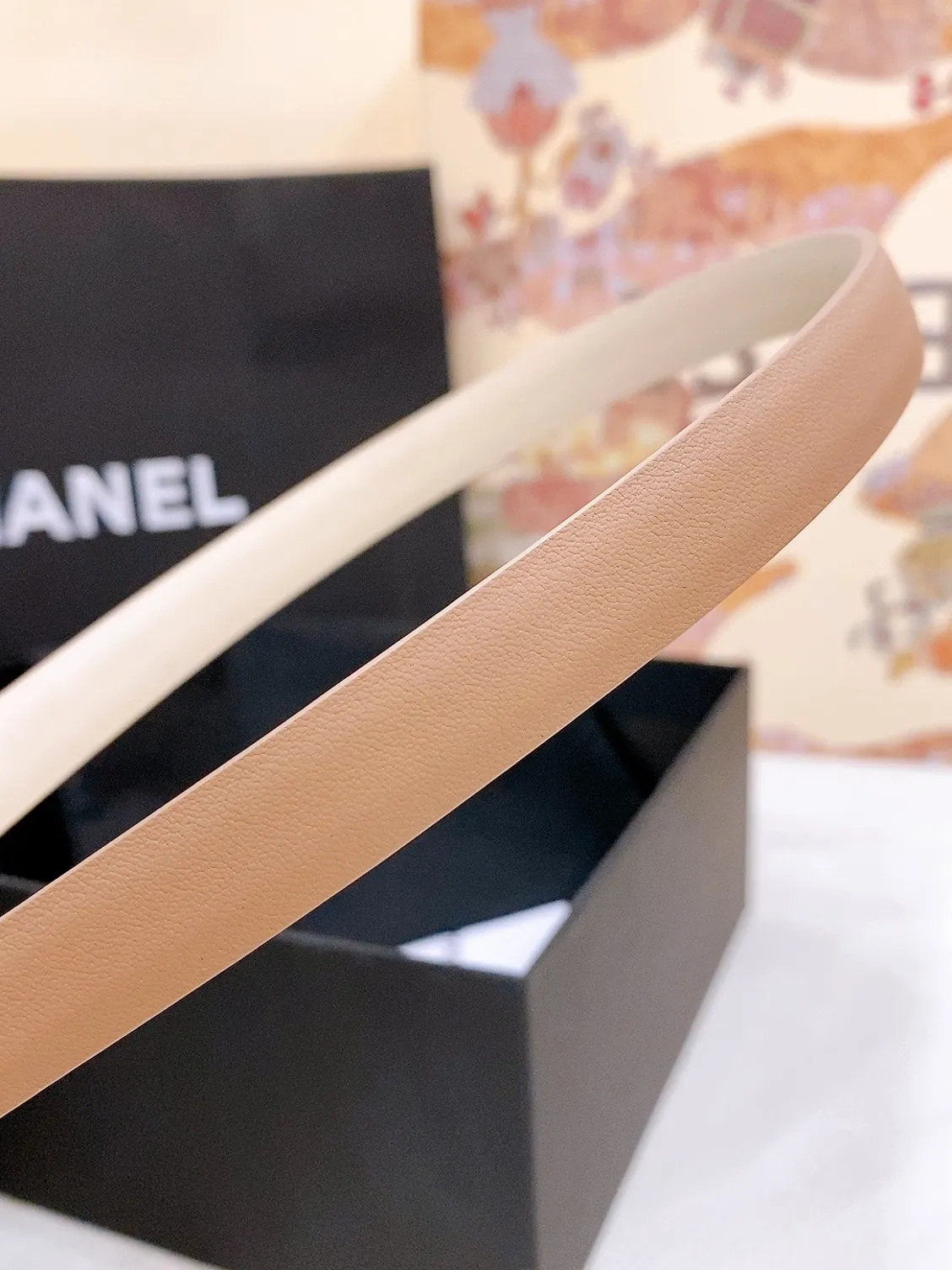 💰440💰Full package💰 💍Purchase level Chanel⚡️🌹Classic double C belt Classic double C belt, braided hardware and calfskin belt body⚡️🌹Perfect texture, simply the finishing touch in spring, belt diameter and width 1.5cm⚡️🌹