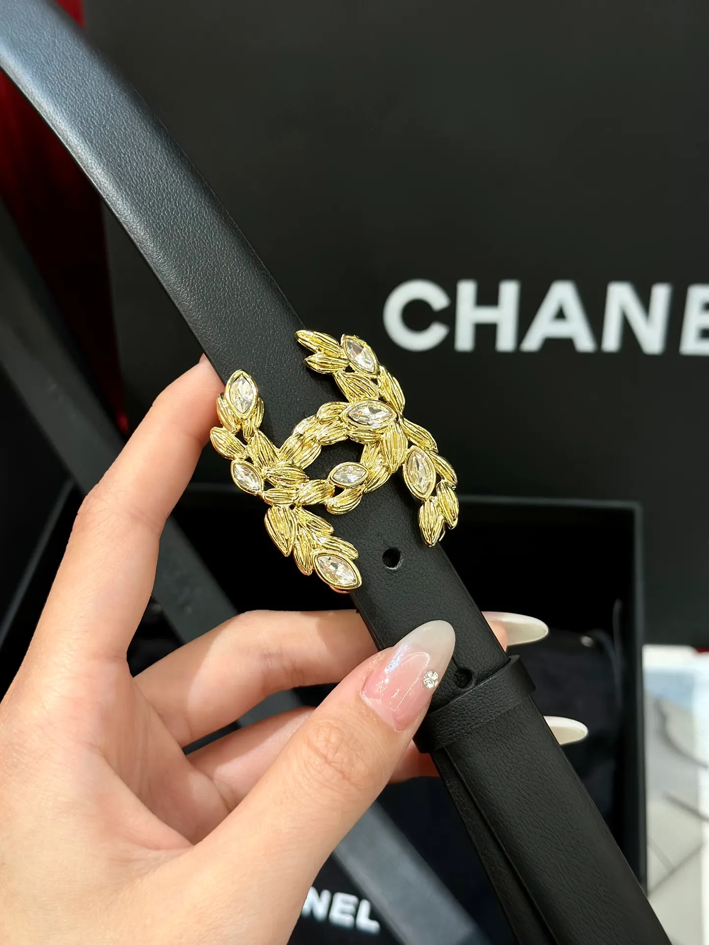 💰480💰Full package💰 💍Purchase level CHANEL⚡️🌹Latest fashion styles for women‼ ️‼ ️ The tail has a double C classic logo, top quality, genuine molded high-end custom leather hardware, custom pure steel hardware buckles, the belt adopts an elastic waist design to achieve a slimming effect, genuine positioning logo printing, comparable to the genuine product ⚡️🌹 Width 2.0cm