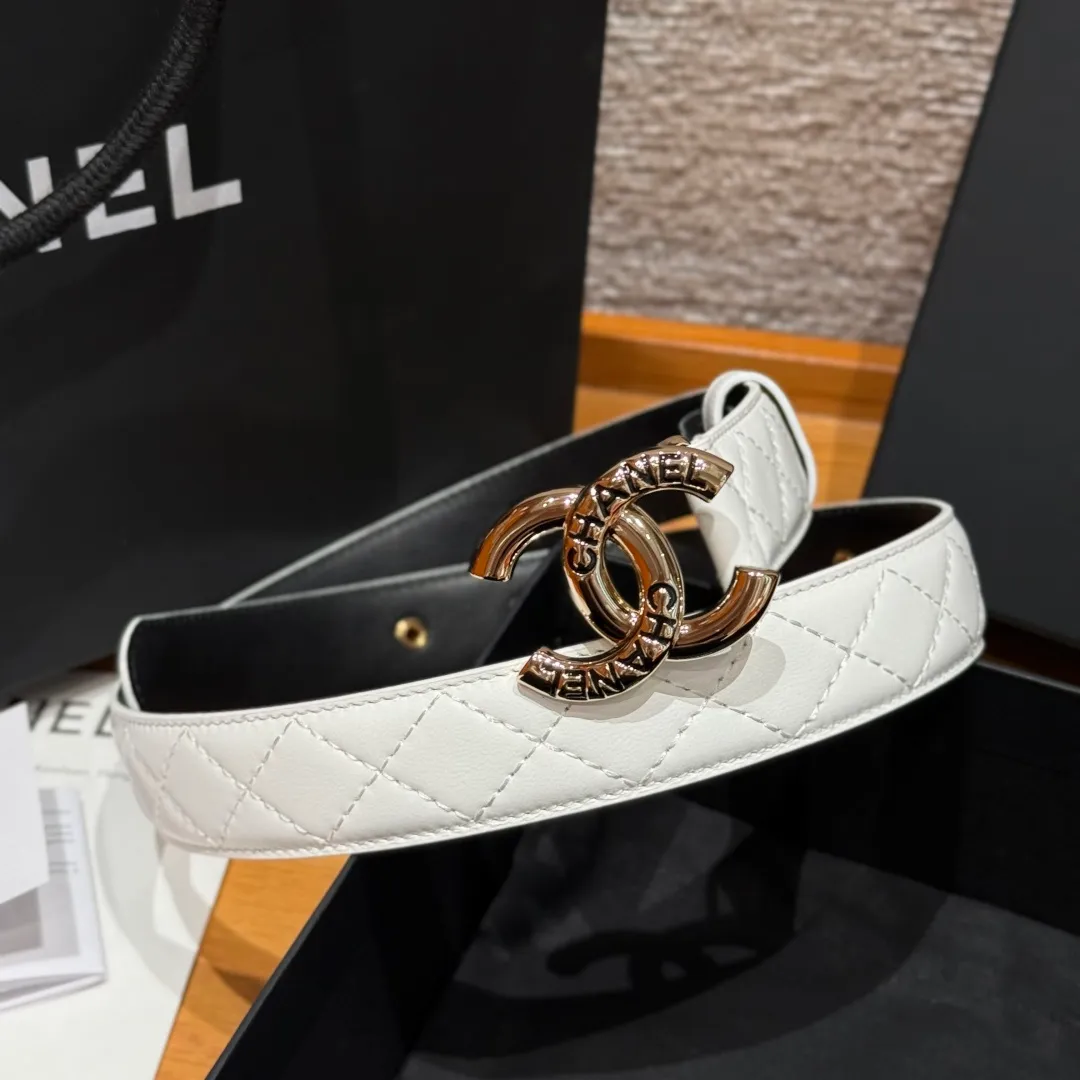 💰460💰Full package💰 💍Purchase level Chanel ⚡️🌹New women's belt, classic metal double C letter logo, made of rhombus sheepskin, the sheepskin texture is super soft, the hardware buckle is very well made, shows the waist shape, very versatile, looks great with skirts, windbreakers and jeans. ⚡️🌹Width 3.0cm