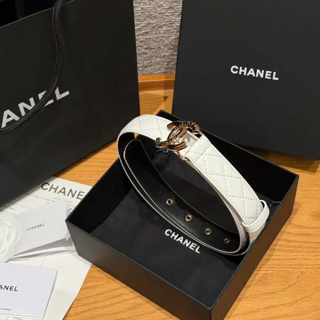 💰460💰Full package💰 💍Purchase level Chanel ⚡️🌹New women's belt, classic metal double C letter logo, made of rhombus sheepskin, the sheepskin texture is super soft, the hardware buckle is very well made, shows the waist shape, very versatile, looks great with skirts, windbreakers and jeans. ⚡️🌹Width 3.0cm