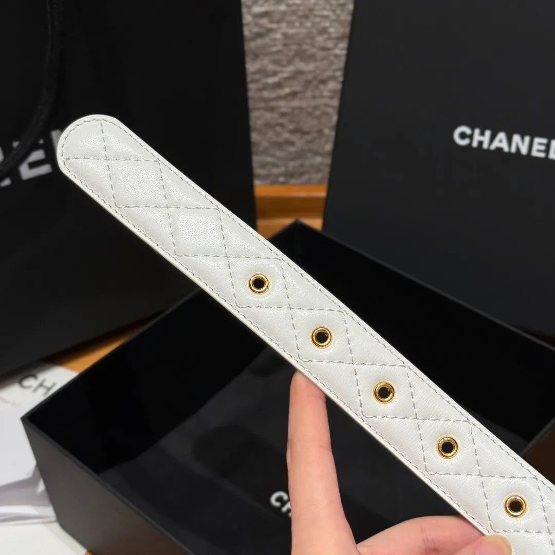 💰460💰Full package💰 💍Purchase level Chanel ⚡️🌹New women's belt, classic metal double C letter logo, made of rhombus sheepskin, the sheepskin texture is super soft, the hardware buckle is very well made, shows the waist shape, very versatile, looks great with skirts, windbreakers and jeans. ⚡️🌹Width 3.0cm