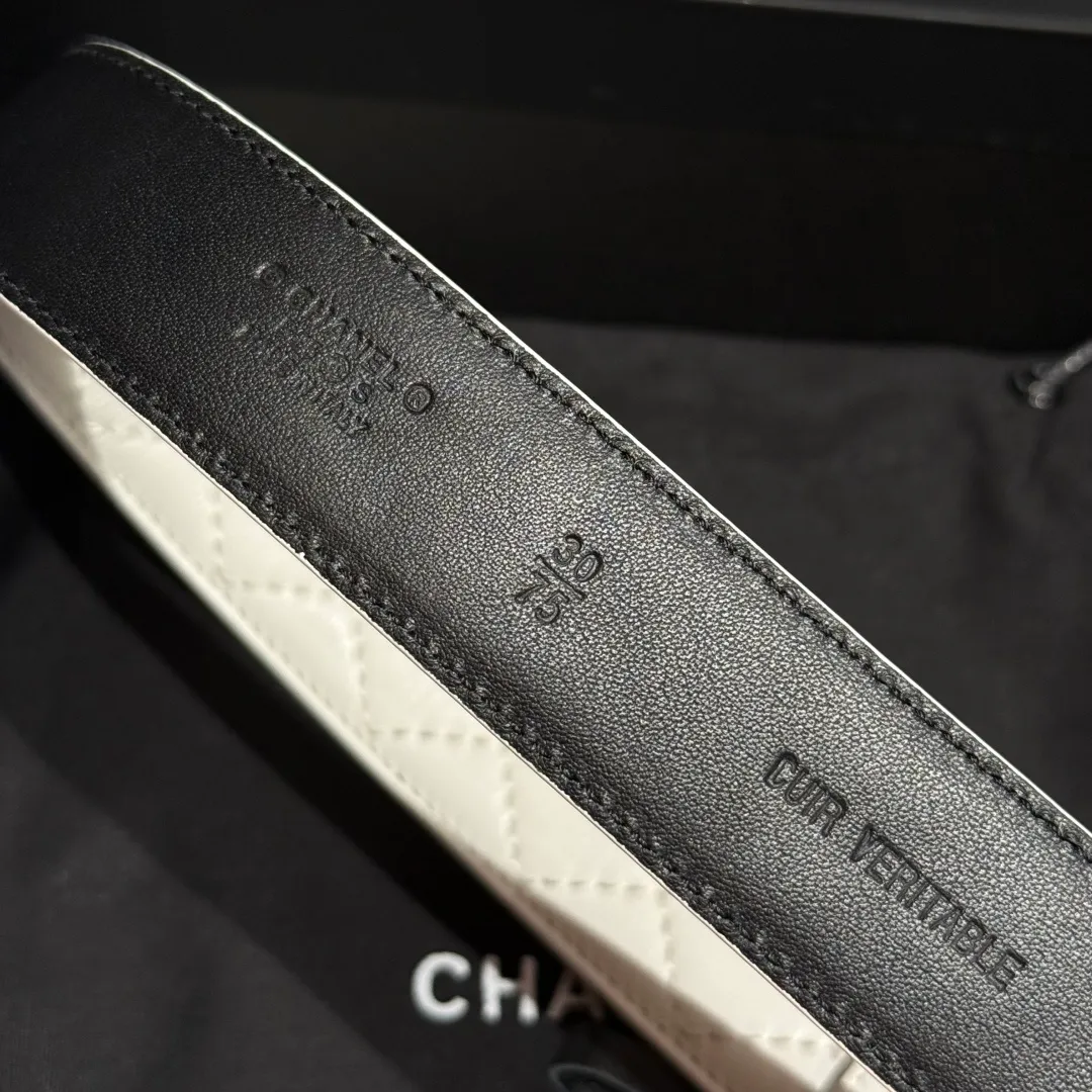 💰460💰Full package💰 💍Purchase level Chanel ⚡️🌹New women's belt, classic metal double C letter logo, made of rhombus sheepskin, the sheepskin texture is super soft, the hardware buckle is very well made, shows the waist shape, very versatile, looks great with skirts, windbreakers and jeans. ⚡️🌹Width 3.0cm
