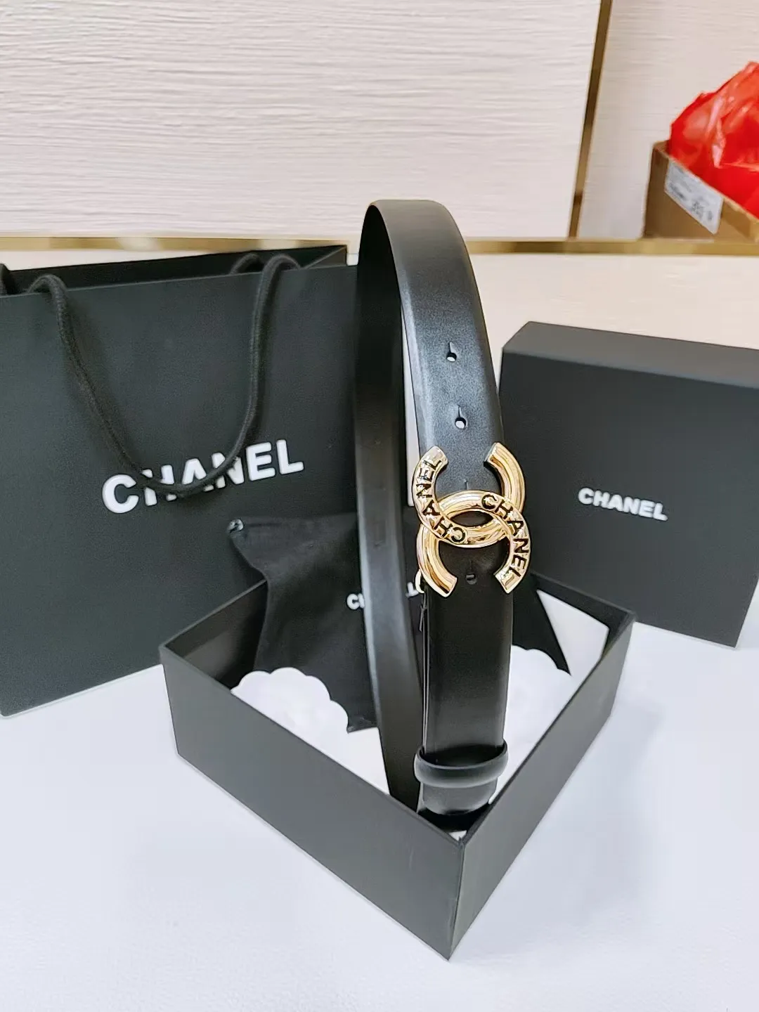 💰460💰Full package💰 💍Purchase level Chanel classic double C belt. The new logo buckle is matched with the imported calfskin belt body. The texture is perfect. It is the finishing touch in spring. The diameter of the belt is 3.0cm.