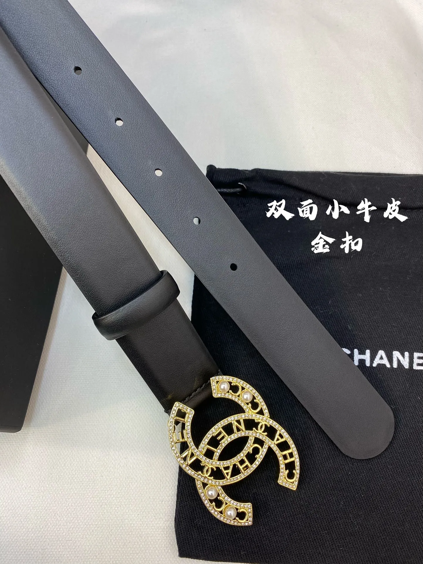 💰460💰Full package💰 💍Purchasing-grade Chanel Width 3.0CM Double-sided original calfskin, soft and delicate leather, good hand feel. A variety of discounts are available, with fine workmanship. The upper body effect is very good
