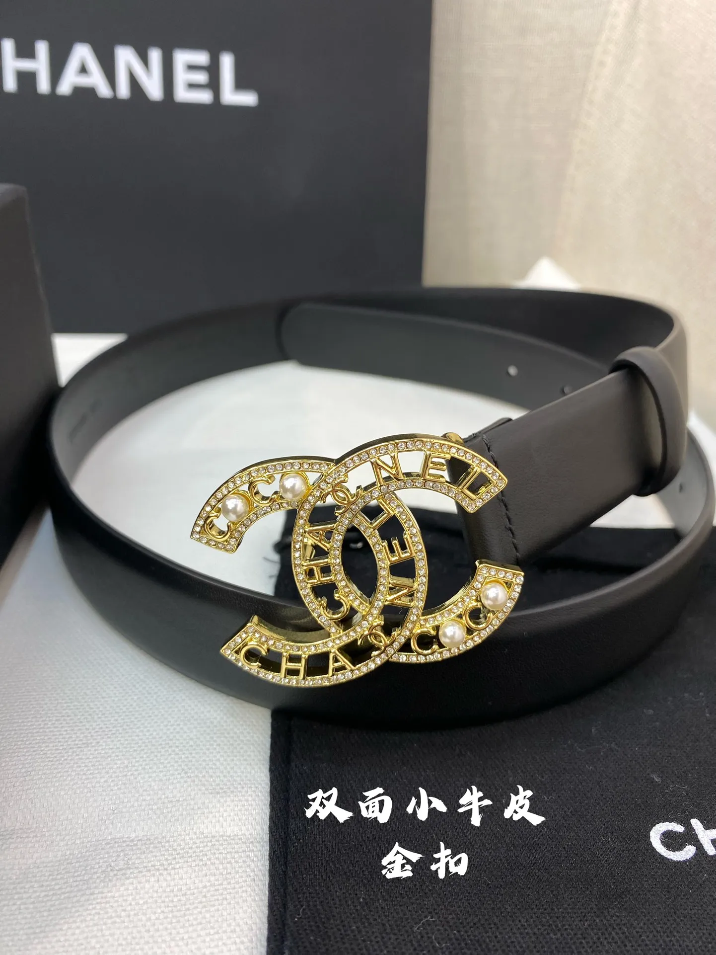 💰460💰Full package💰 💍Purchasing-grade Chanel Width 3.0CM Double-sided original calfskin, soft and delicate leather, good hand feel. A variety of discounts are available, with fine workmanship. The upper body effect is very good