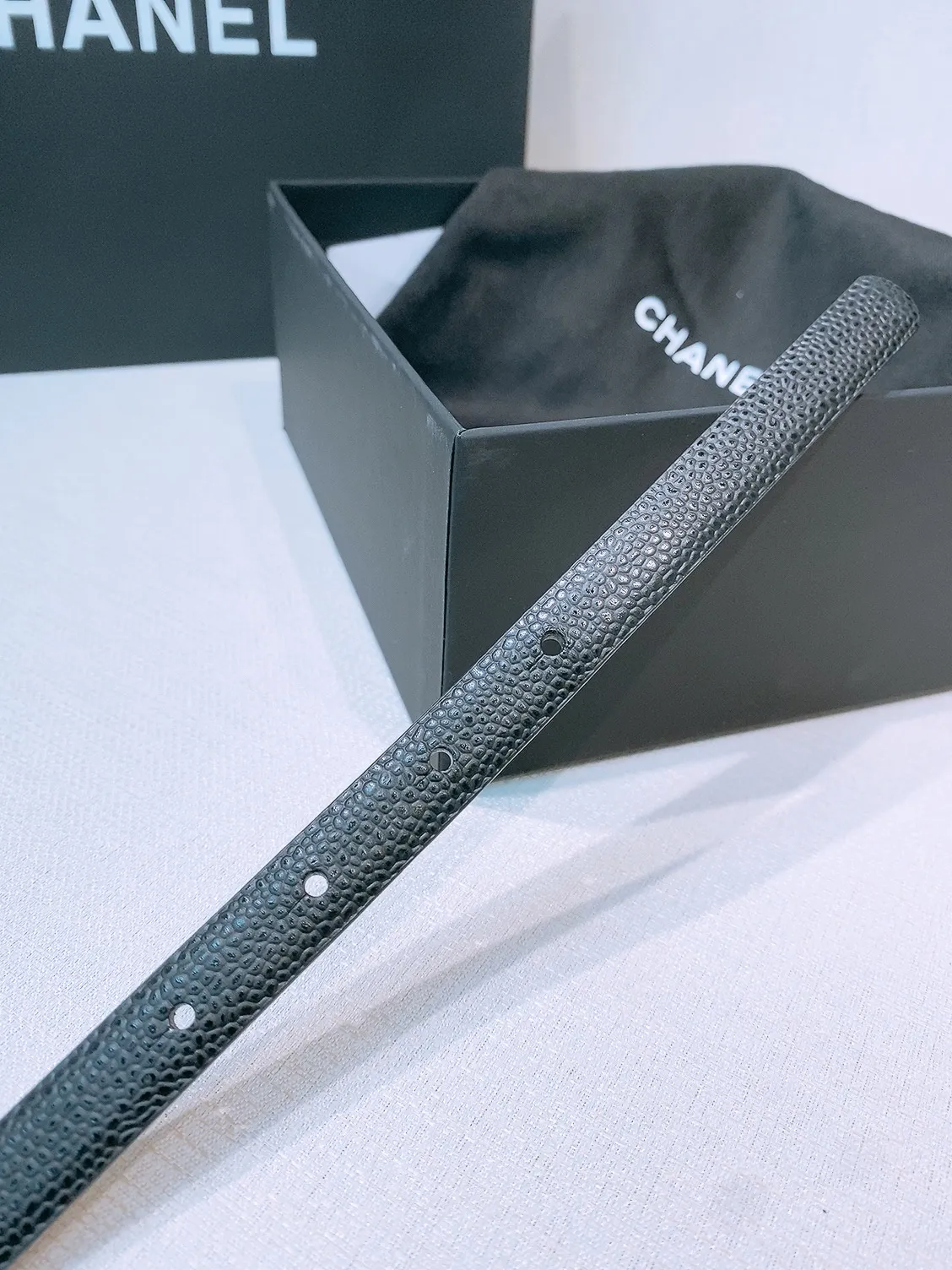 💰440💰Full package💰 💍Purchase level Chanel ⚡️🌹New narrow double-sided belt Chanel classic double-sided belt, made of high-quality calfskin, more suitable for summer, suitable for matching pants and skirts, very versatile 👍, the overall details are very surprising, full of design 👍🏻 Width: 15 mm
