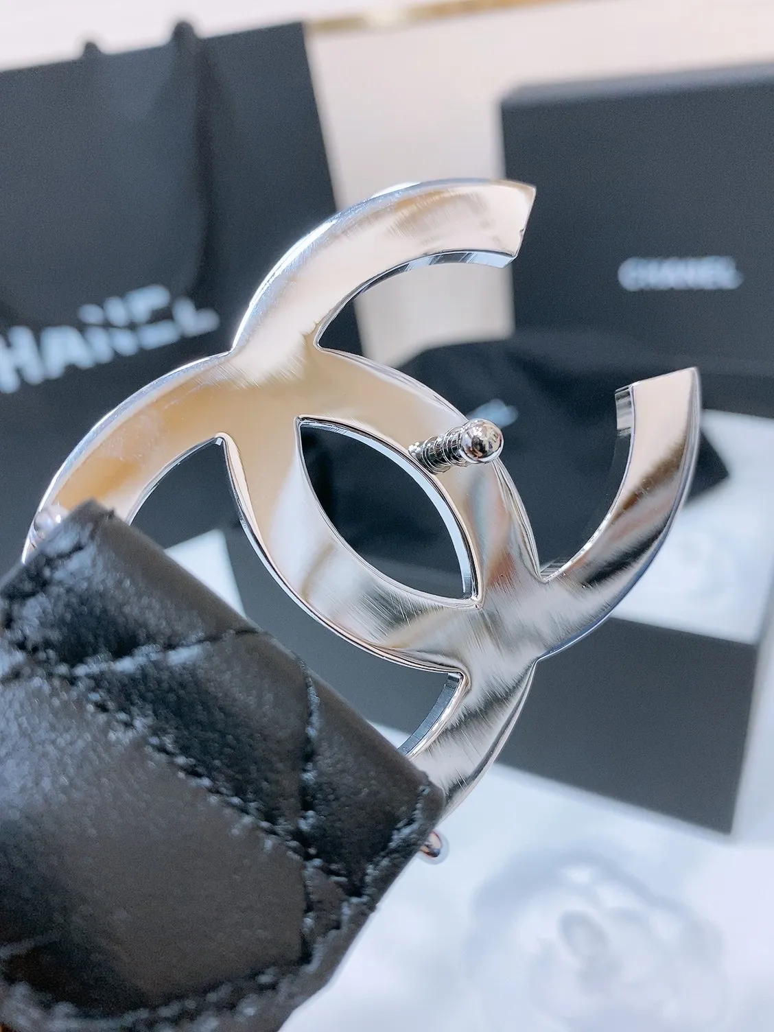 💰560💰Full package💰 💍Purchasing level Grandma 4.0cm⚡️🌹Chanel 24cc logo buckle⚡️🌹Brass metal imported lambskin rhombus belt body⚡️🌹First-layer cowhide bottom soft to the touch and delicate 3.8cm
