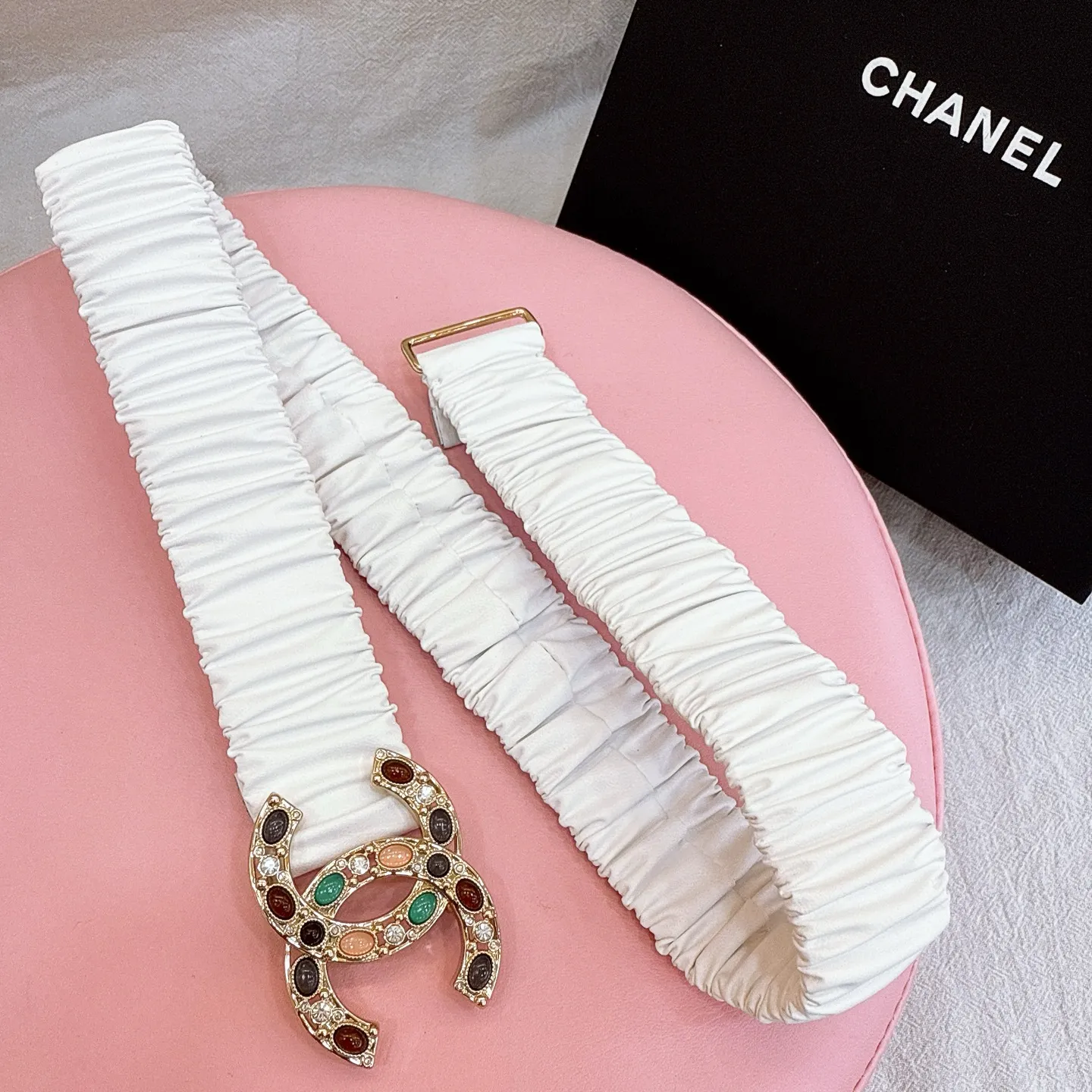 💰440💰Full package💰 💍Purchasing level Chanel⚡️🌹cc color cat stone rhinestone resin brass logo buckle calfskin silver metal and gold metal 3.0cm high quality elastic versatile elegant code number including buckle S=65cm total length (available 75, 80, 85) M=70cm L =75cm XL=80cm, one size can be used in 3 to 4 sizes!