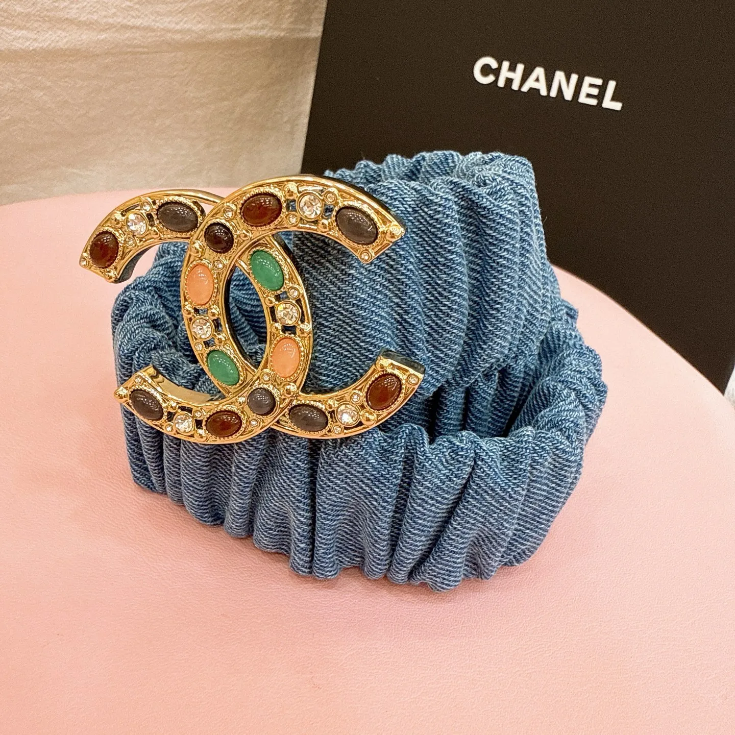 💰440💰Full package💰 💍Purchasing level Chanel⚡️🌹cc color cat stone rhinestone resin brass logo buckle calfskin silver metal and gold metal 3.0cm high quality elastic versatile elegant code number including buckle S=65cm total length (available 75, 80, 85) M=70cm L =75cm XL=80cm, one size can be used in 3 to 4 sizes!