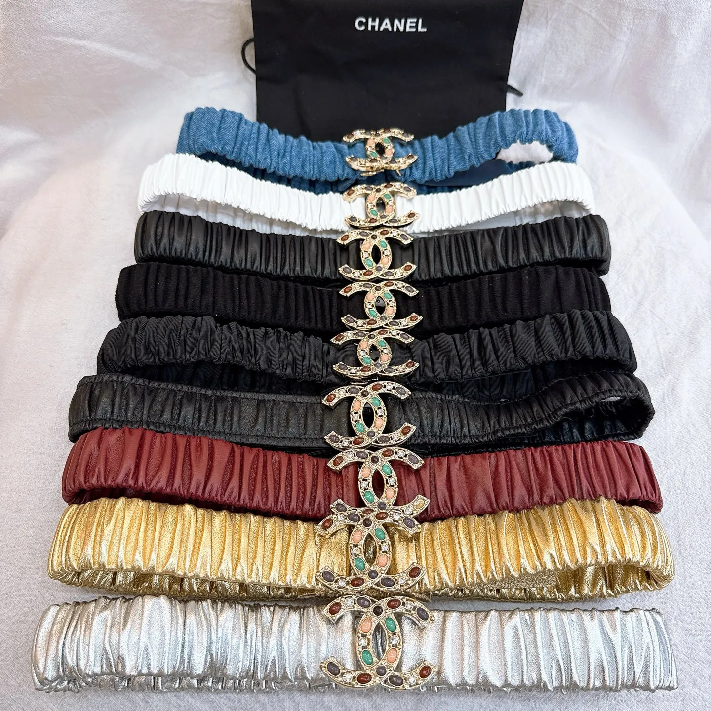 💰440💰Full package💰 💍Purchasing level Chanel⚡️🌹cc color cat stone rhinestone resin brass logo buckle calfskin silver metal and gold metal 3.0cm high quality elastic versatile elegant code number including buckle S=65cm total length (available 75, 80, 85) M=70cm L =75cm XL=80cm, one size can be used in 3 to 4 sizes!