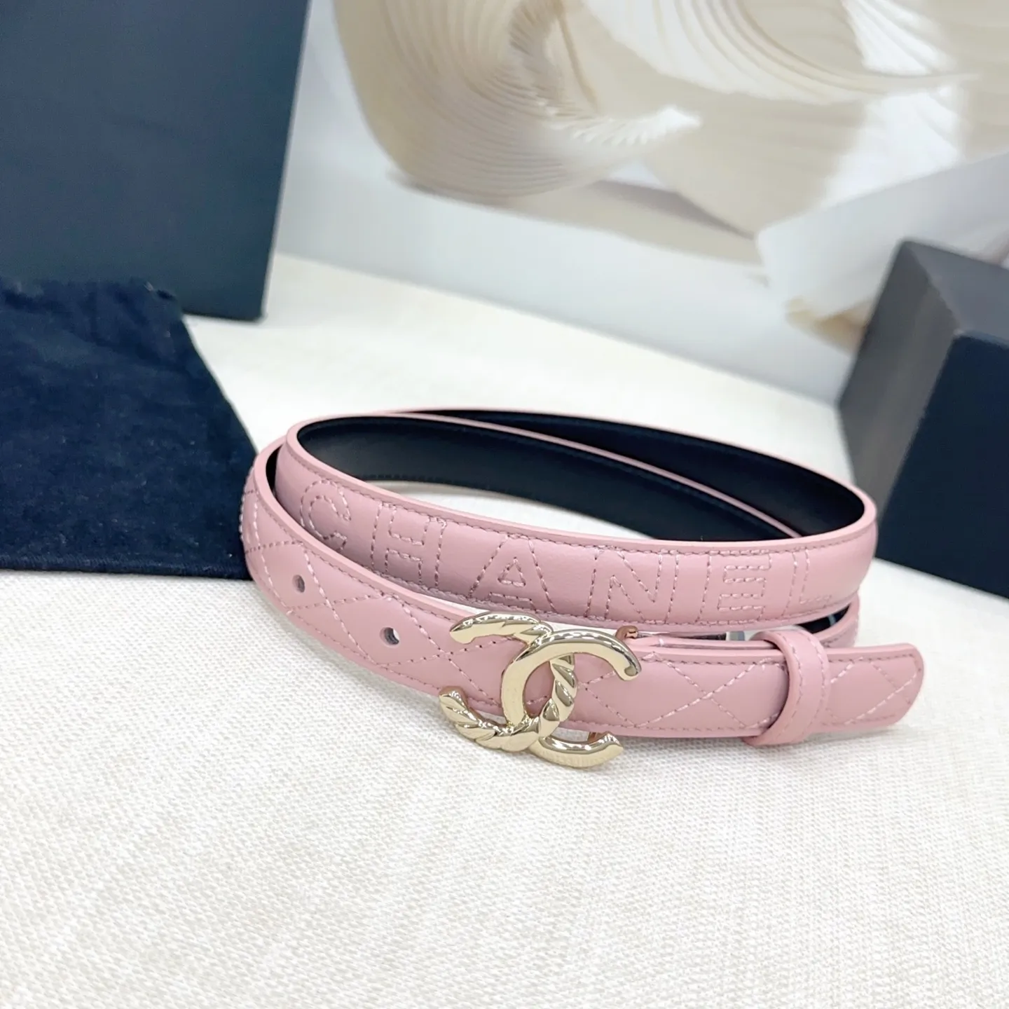 💰480💰Full package💰 💍Purchase grade Chanel⚡️🌹Ladies belt Width 2.0 size double-sided first layer cowhide⚡️🌹Length: 75-100 Euro Premium copper hardware buckle original mold customization High quality
