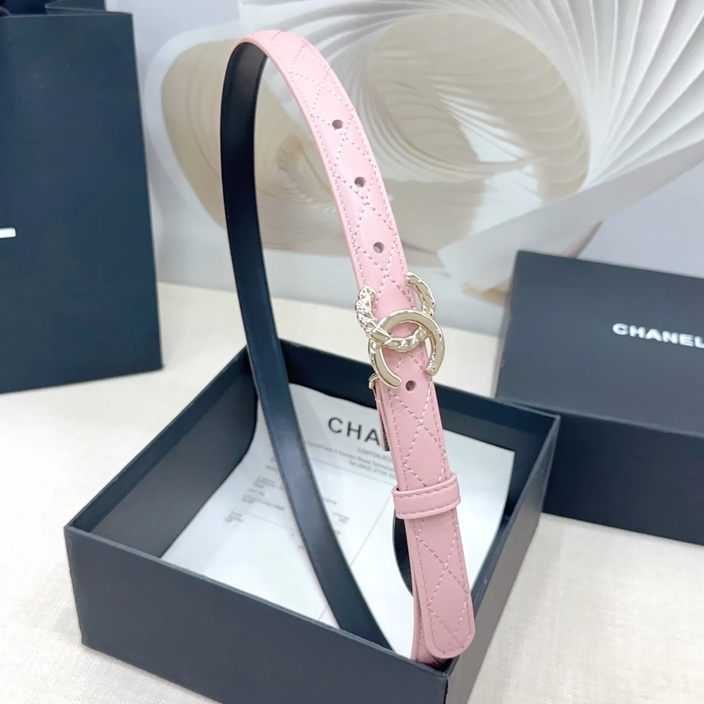 💰480💰Full package💰 💍Purchase grade Chanel⚡️🌹Ladies belt Width 2.0 size double-sided first layer cowhide⚡️🌹Length: 75-100 Euro Premium copper hardware buckle original mold customization High quality