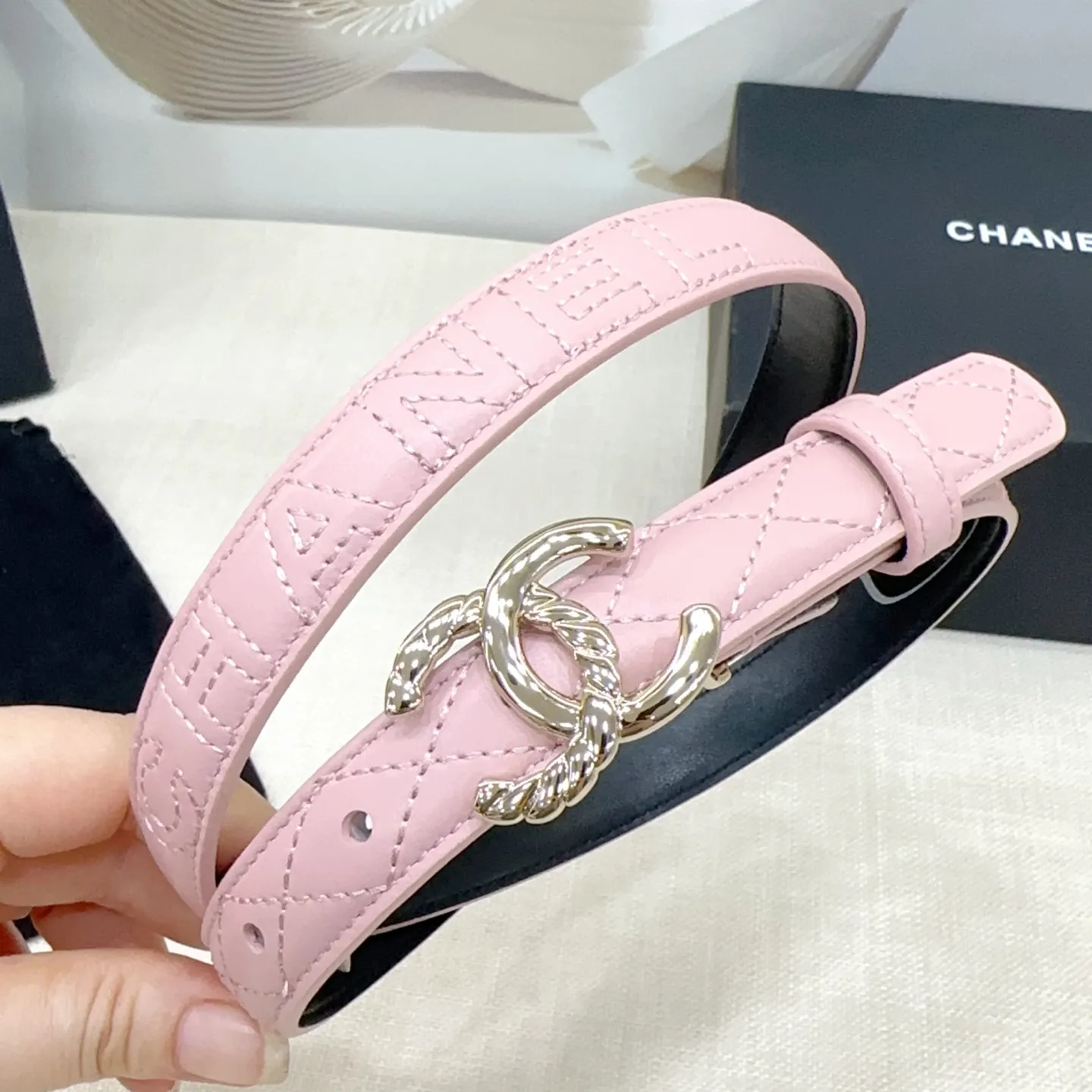 💰480💰Full package💰 💍Purchase grade Chanel⚡️🌹Ladies belt Width 2.0 size double-sided first layer cowhide⚡️🌹Length: 75-100 Euro Premium copper hardware buckle original mold customization High quality