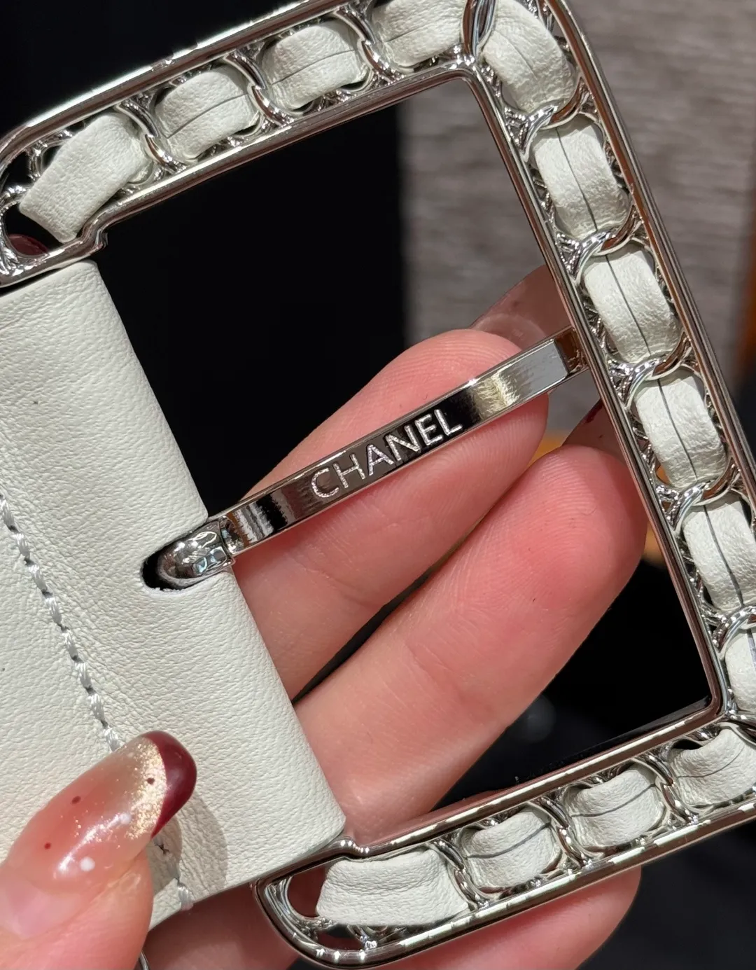 💰580💰Full package💰 💍Purchase level Chanel ⚡️🌹Chain belt Chanel's chain decorative belt is made of imported cow leather, with metal chain buckle, simple and luxurious, wide design, adjustable length, easy to match various clothing styles, chain details enhance the sense of layering, whether it is formal occasions or daily wear, exquisite and textured⚡️🌹Width: 5.5 cm