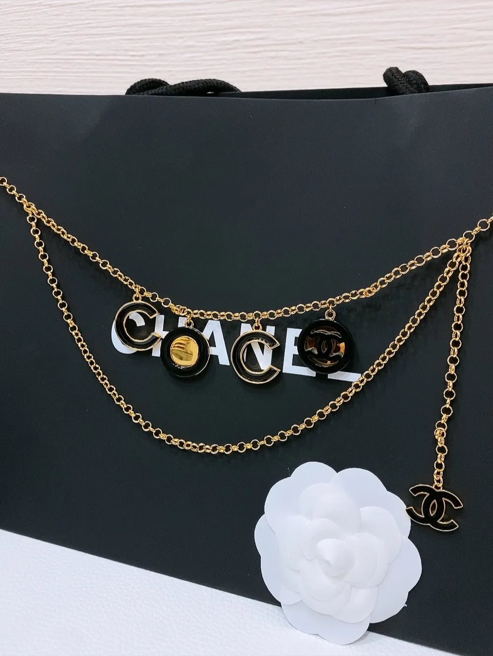 💰520💰Full package💰 💍purchase grade Chanel resin black⚡️gold metal waist chain⚡️brass material, exquisite and elegant⚡️one size fits all