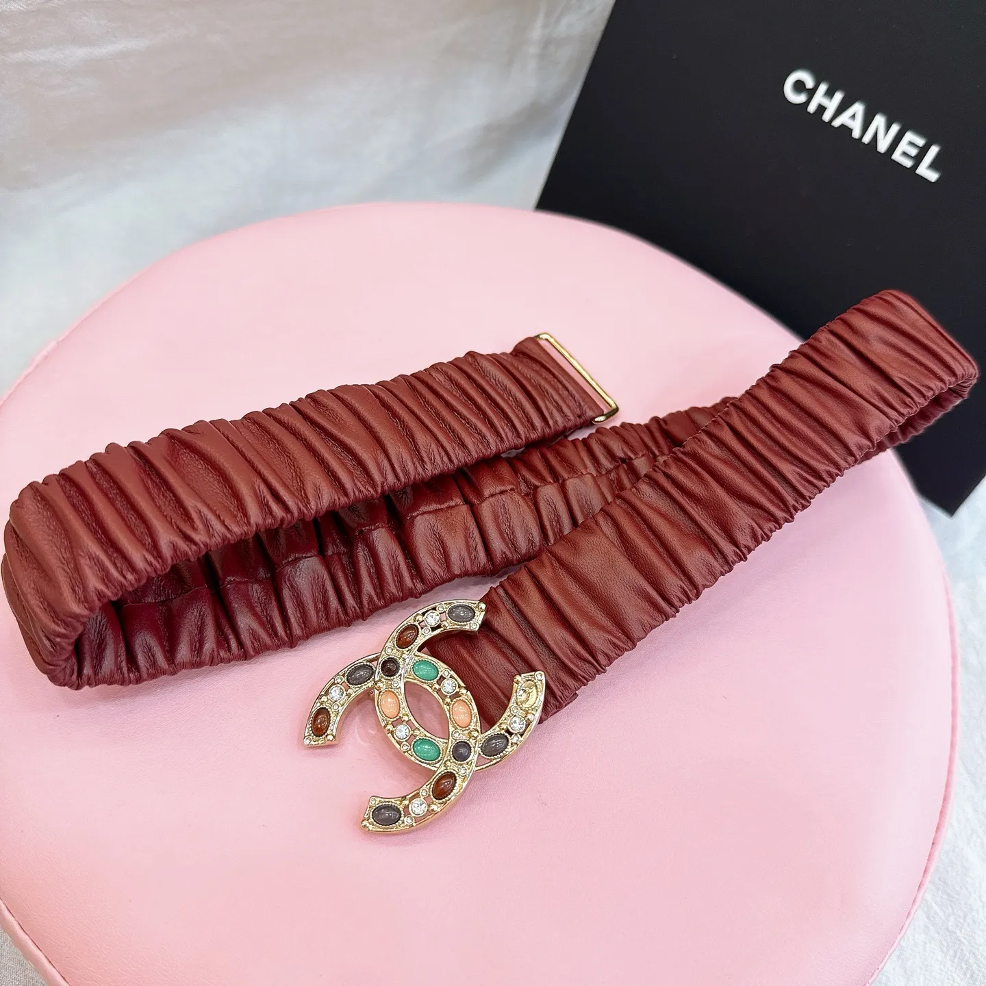 💰440💰Full package💰 💍Purchasing level Chanel⚡️🌹cc color cat stone rhinestone resin brass logo buckle calfskin silver metal and gold metal 3.0cm high quality elastic versatile elegant code number including buckle S=65cm total length (available 75, 80, 85) M=70cm L =75cm XL=80cm, one size can be used in 3 to 4 sizes!