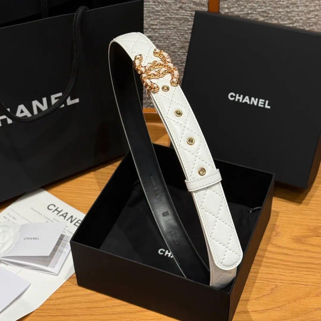💰460💰Full package💰 💍Purchase level Chanel ⚡️🌹New women's belt, classic metal double C letter logo, made of rhombus sheepskin, the sheepskin texture is super soft, the hardware buckle is very well made, shows the waist shape, very versatile, looks great with skirts, windbreakers and jeans. ⚡️🌹Width 3.0cm
