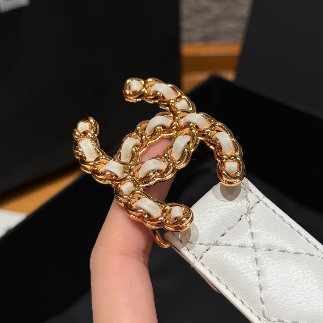💰460💰Full package💰 💍Purchase level Chanel ⚡️🌹New women's belt, classic metal double C letter logo, made of rhombus sheepskin, the sheepskin texture is super soft, the hardware buckle is very well made, shows the waist shape, very versatile, looks great with skirts, windbreakers and jeans. ⚡️🌹Width 3.0cm