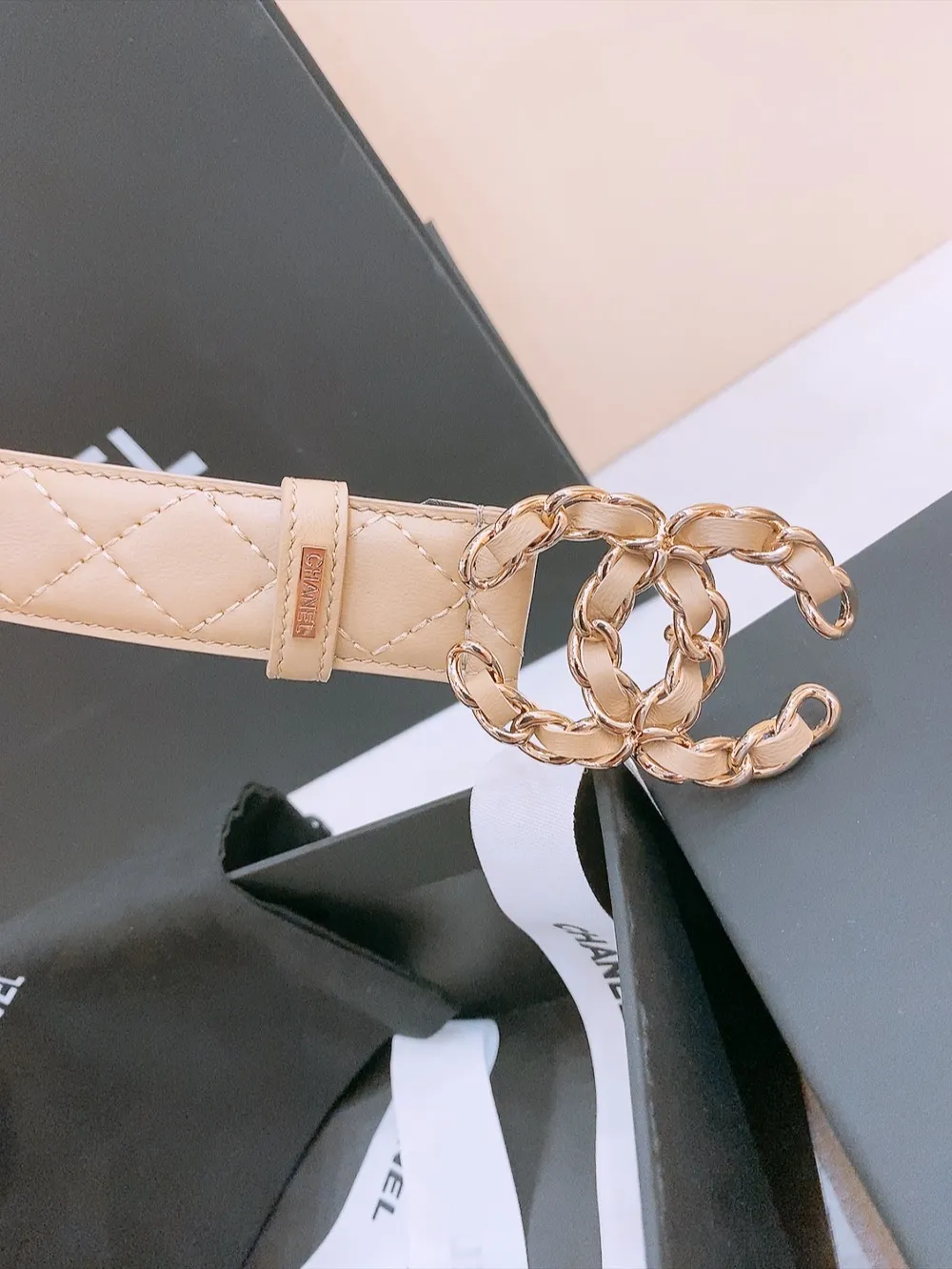 💰480💰Full package💰 💍Purchase level Chanel ⚡️🌹New women's belt Classic sheepskin leather double C buckle⚡️🌹The golden double C buckle is the iconic design of Chanel. The black belt is simple and elegant. It can be easily controlled whether it is daily wear or formal occasions⚡️🌹Width 3.0cm