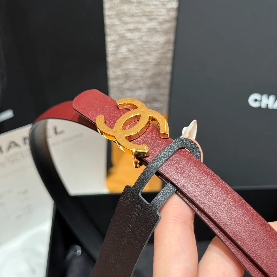 💰440💰Full package💰 💍Purchase level Chanel ⚡️🌹New narrow double-sided belt Chanel classic double-sided belt, made of high-quality calfskin, more suitable for summer, suitable for matching pants and skirts, very versatile 👍, the overall details are very surprising, full of design 👍🏻 Width: 15 mm