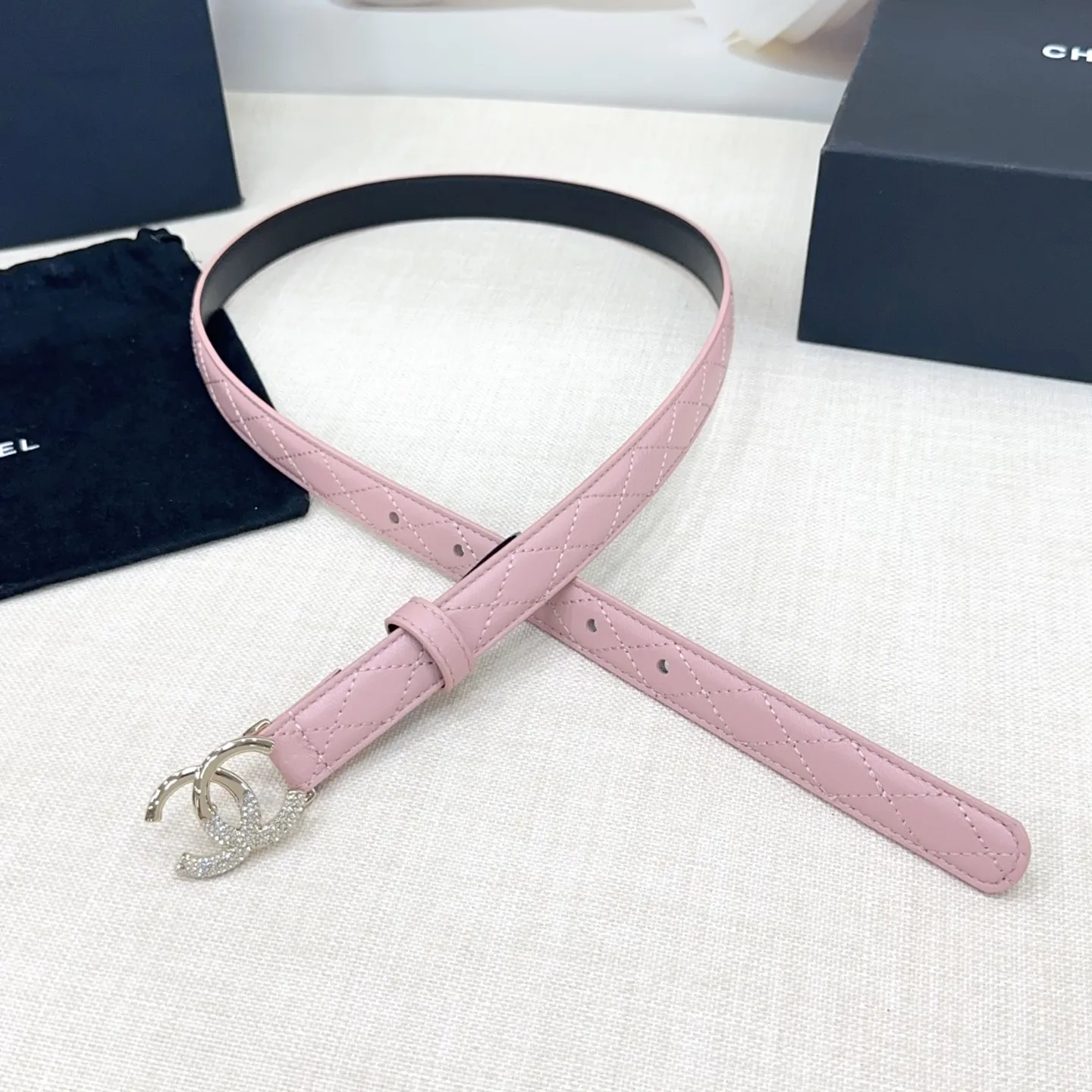 💰480💰Full package💰 💍Purchase grade Chanel⚡️🌹Ladies belt Width 2.0 size double-sided first layer cowhide⚡️🌹Length: 75-100 Euro Premium copper hardware buckle original mold customization High quality