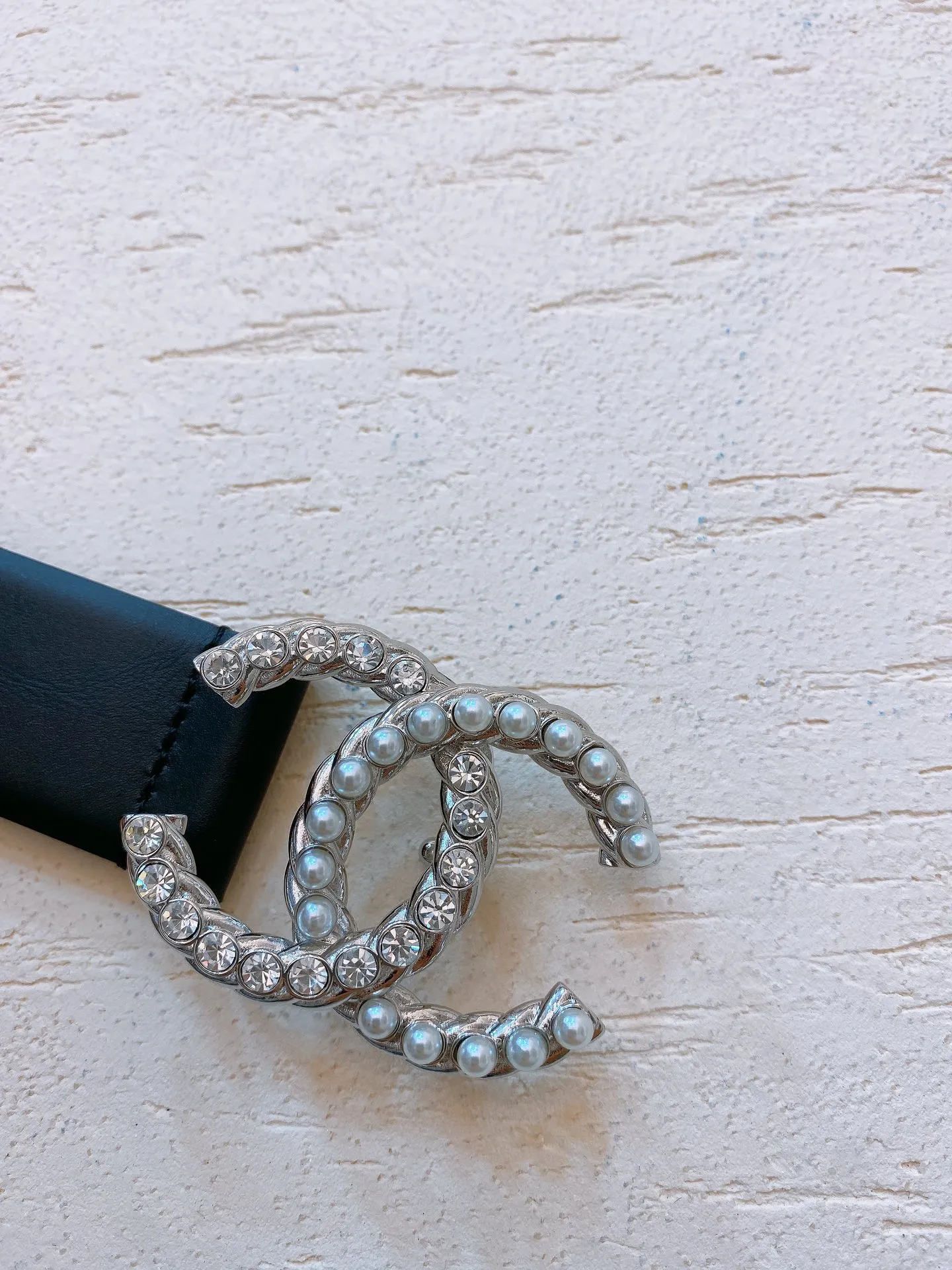 💰460💰Full package💰 💍Purchase-grade chanel⚡️🌹Pearls and rhinestones CCLogo buckle Double-sided imported first-layer cowhide⚡️🌹3.0cm boutique