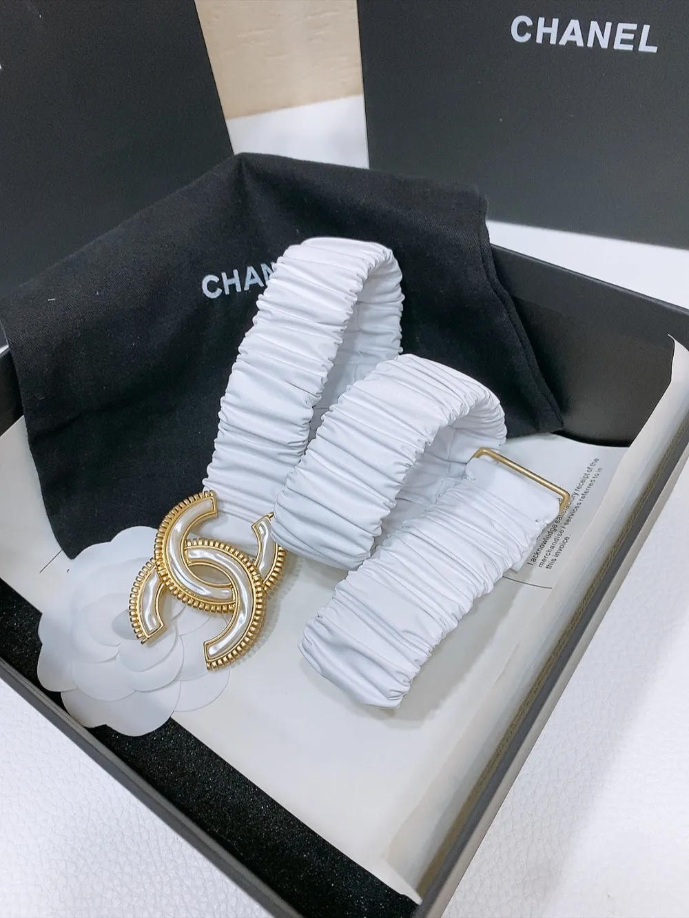 💰460💰Full package💰 💍Purchasing level Chanel⚡️24c cc resin white Toothed chain brass logo buckle⚡️Calfskin Silver metal and gold metal ⚡️3.0cm high-quality, elastic, versatile and elegant Size number including buckle S=65cm total length (available 75, 80, 85) M=70cm L =75cm XL=80cm, one size can be used in 3 to 4 sizes!