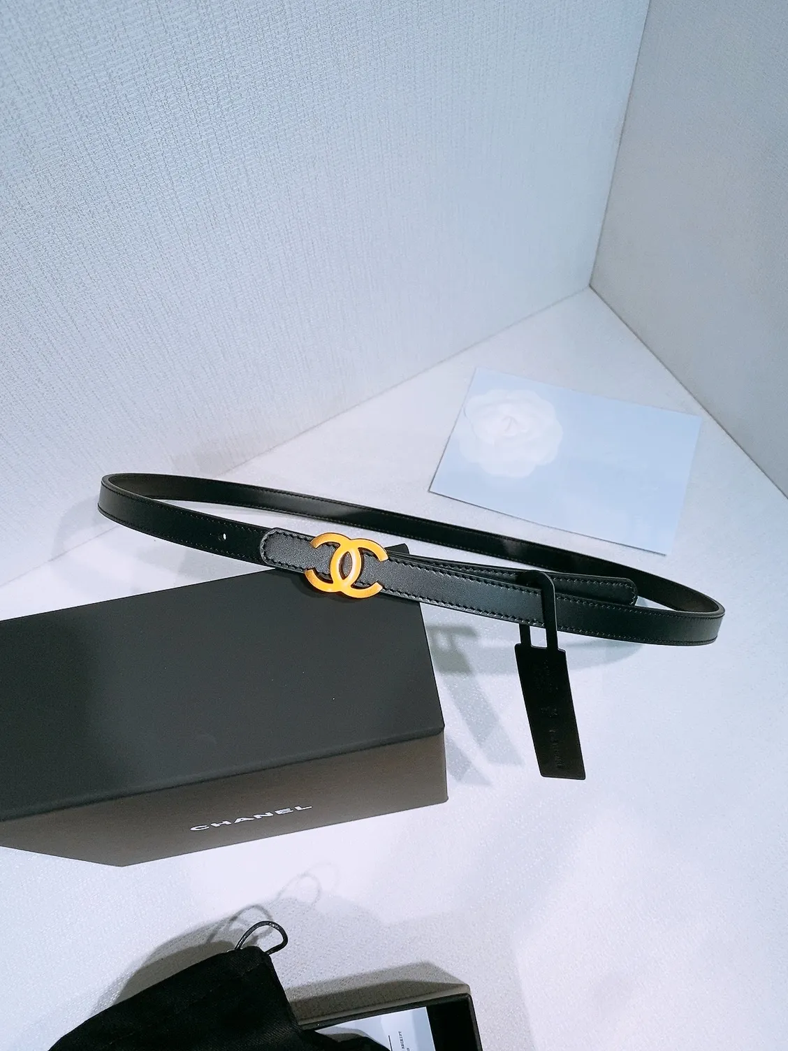 💰440💰Full package💰 💍Purchase level Chanel ⚡️🌹New narrow double-sided belt Chanel classic double-sided belt, made of high-quality calfskin, more suitable for summer, suitable for matching pants and skirts, very versatile 👍, the overall details are very surprising, full of design 👍🏻 Width: 15 mm