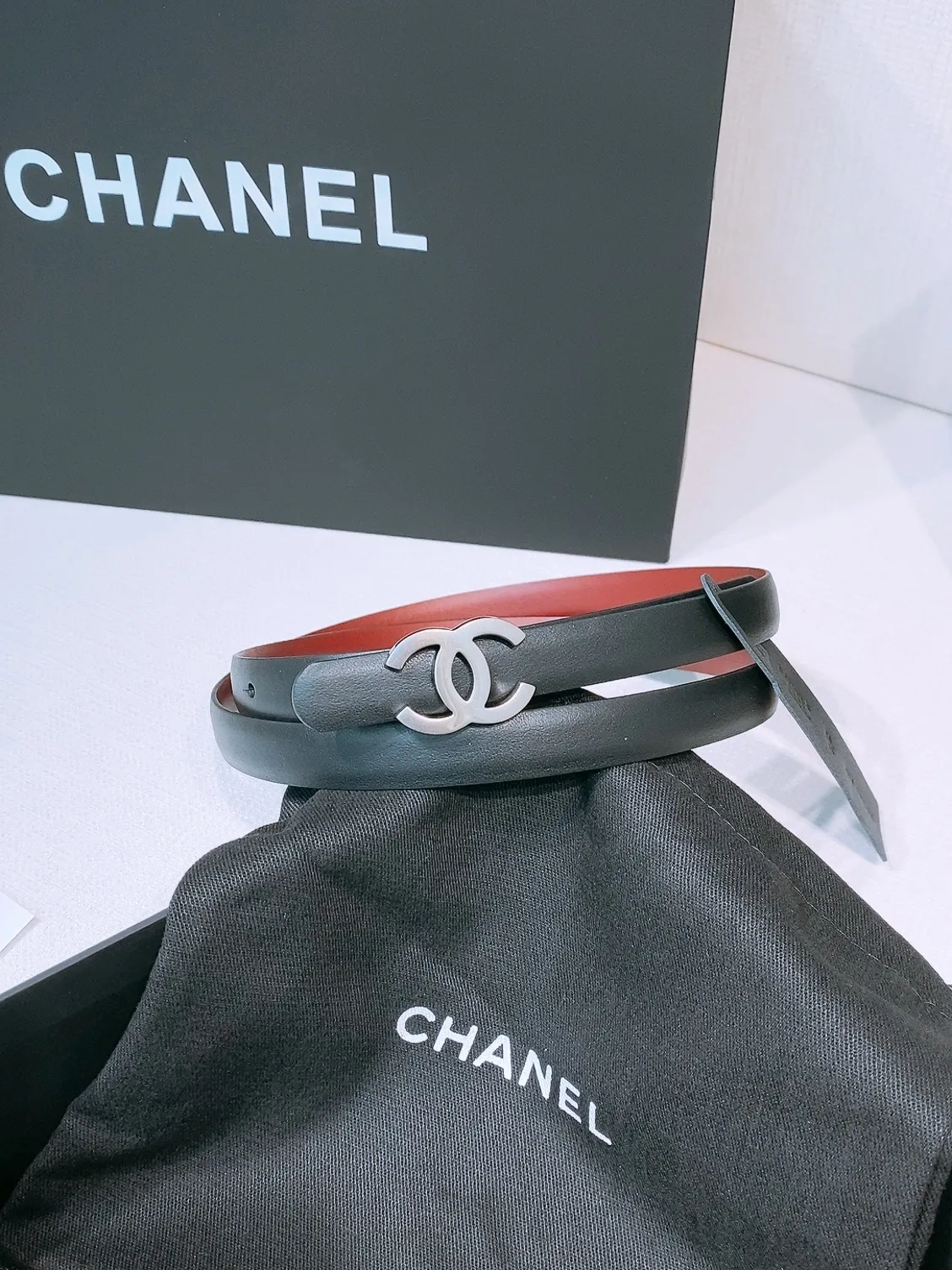 💰440💰Full package💰 💍Purchase level Chanel ⚡️🌹New narrow double-sided belt Chanel classic double-sided belt, made of high-quality calfskin, more suitable for summer, suitable for matching pants and skirts, very versatile 👍, the overall details are very surprising, full of design 👍🏻 Width: 15 mm