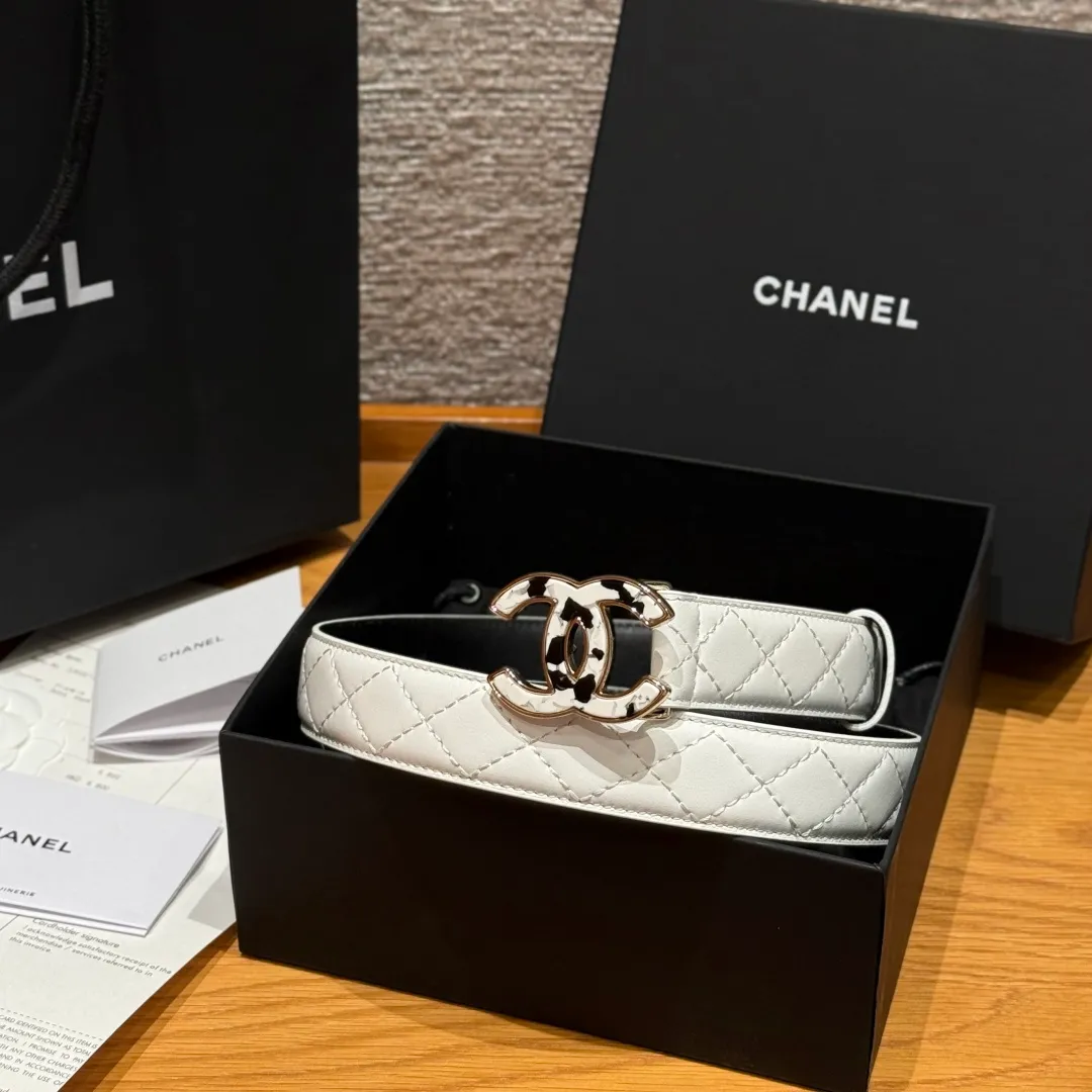 💰460💰Full package💰 💍Purchase level Chanel ⚡️🌹New women's belt, classic metal double C letter logo, made of rhombus sheepskin, the sheepskin texture is super soft, the hardware buckle is very well made, shows the waist shape, very versatile, looks great with skirts, windbreakers and jeans. ⚡️🌹Width 3.0cm