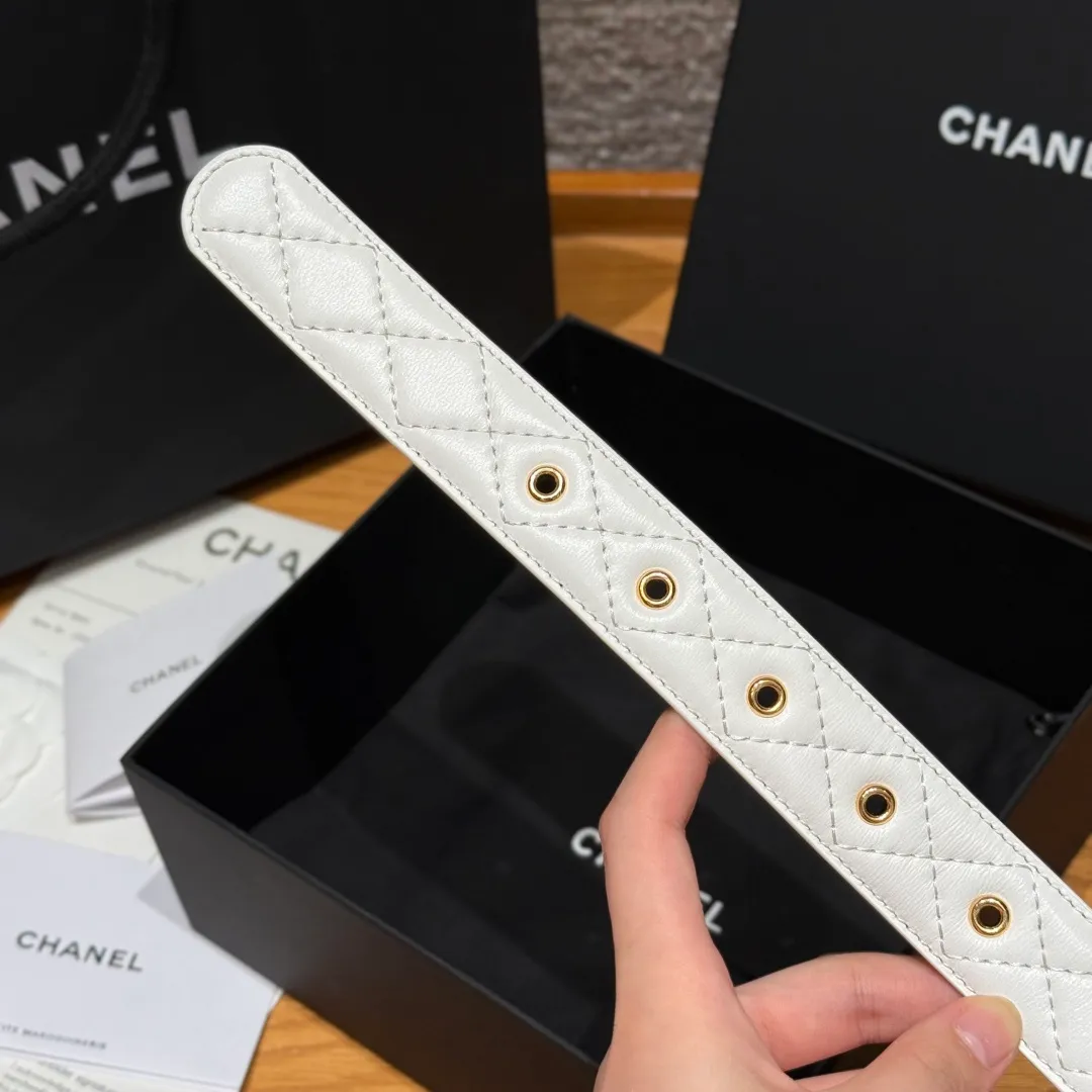 💰460💰Full package💰 💍Purchase level Chanel ⚡️🌹New women's belt, classic metal double C letter logo, made of rhombus sheepskin, the sheepskin texture is super soft, the hardware buckle is very well made, shows the waist shape, very versatile, looks great with skirts, windbreakers and jeans. ⚡️🌹Width 3.0cm