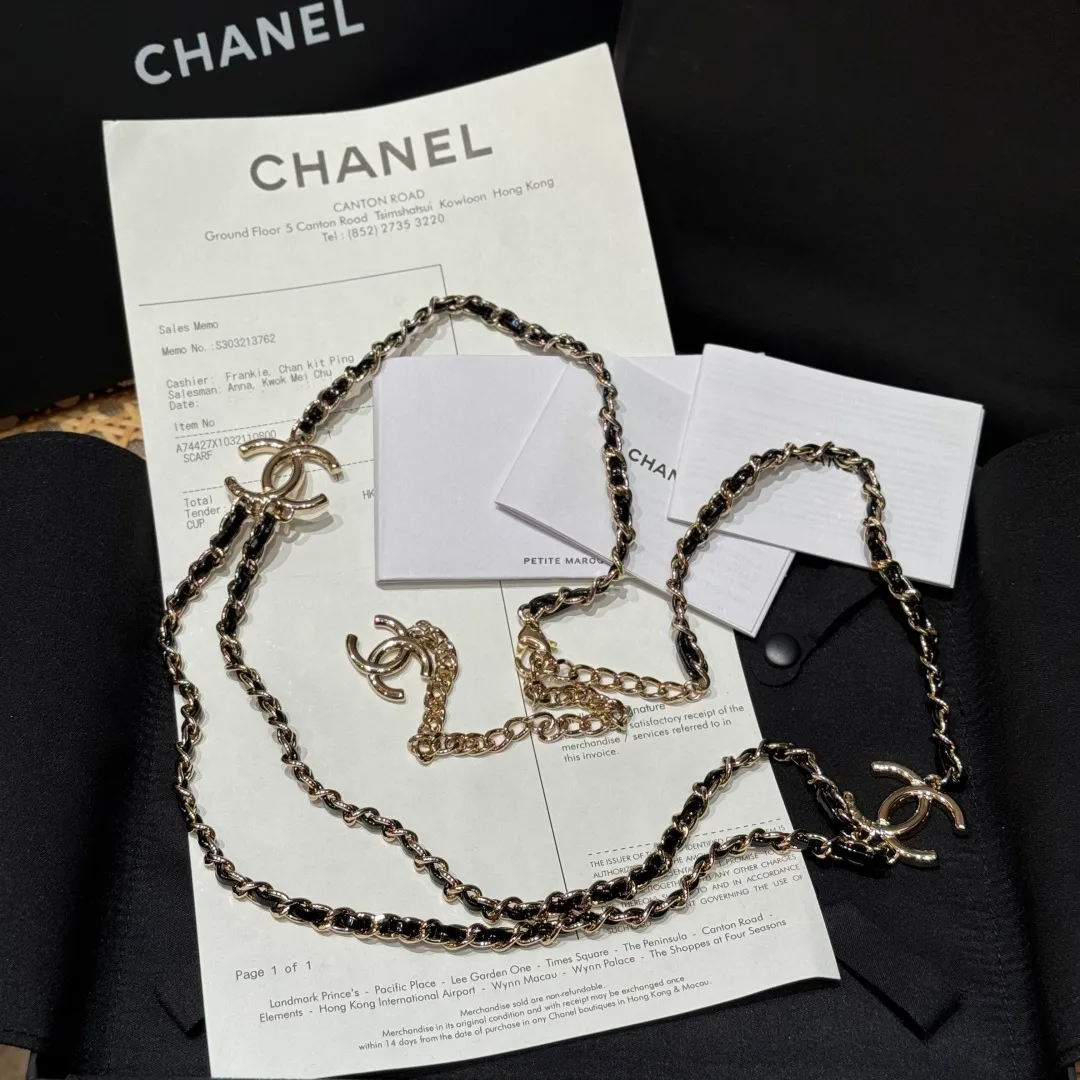 💰520💰Full package💰 💍Purchasing-grade Chanel women's waist chain, classic leather chain⛓️, letter chain belt, as a decorative belt, using the most classic logo and letter design, using leather design, very versatile with jeans and dresses.