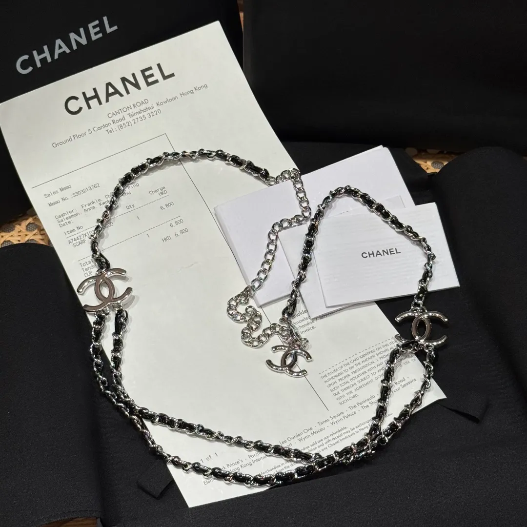 💰520💰Full package💰 💍Purchasing-grade Chanel women's waist chain, classic leather chain⛓️, letter chain belt, as a decorative belt, using the most classic logo and letter design, using leather design, very versatile with jeans and dresses.