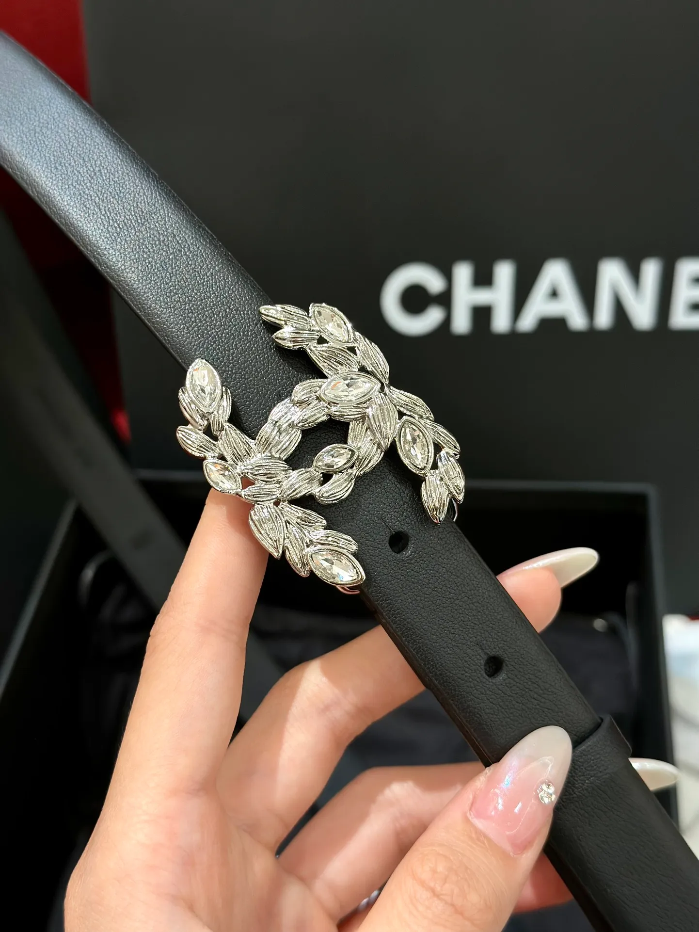 💰480💰Full package💰 💍Purchase level CHANEL⚡️🌹Latest fashion styles for women‼ ️‼ ️ The tail has a double C classic logo, top quality, genuine molded high-end custom leather hardware, custom pure steel hardware buckles, the belt adopts an elastic waist design to achieve a slimming effect, genuine positioning logo printing, comparable to the genuine product ⚡️🌹 Width 2.0cm