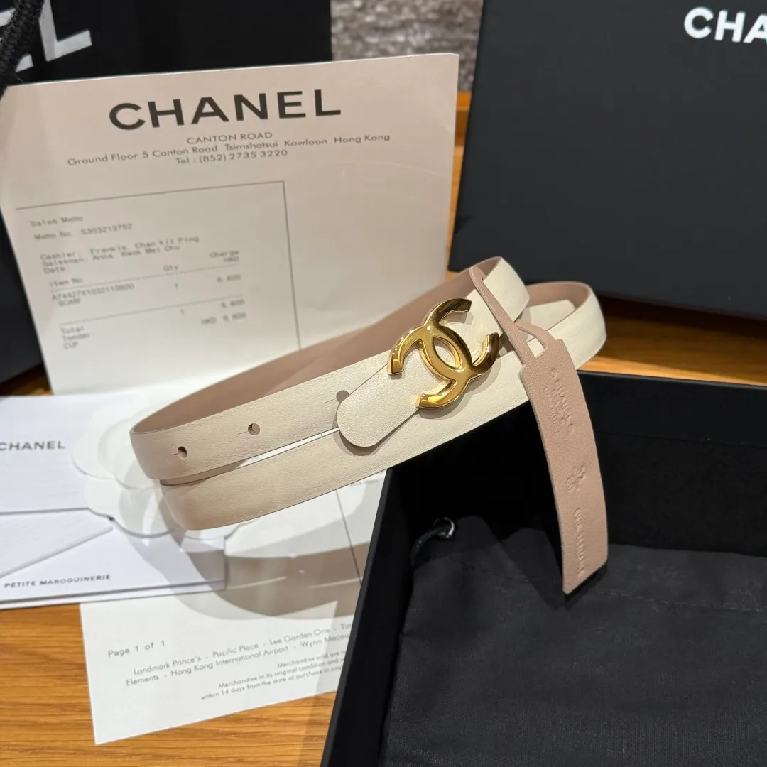 💰440💰Full package💰 💍Purchase level Chanel ⚡️🌹New narrow double-sided belt Chanel classic double-sided belt, made of high-quality calfskin, more suitable for summer, suitable for matching pants and skirts, very versatile 👍, the overall details are very surprising, full of design 👍🏻 Width: 15 mm