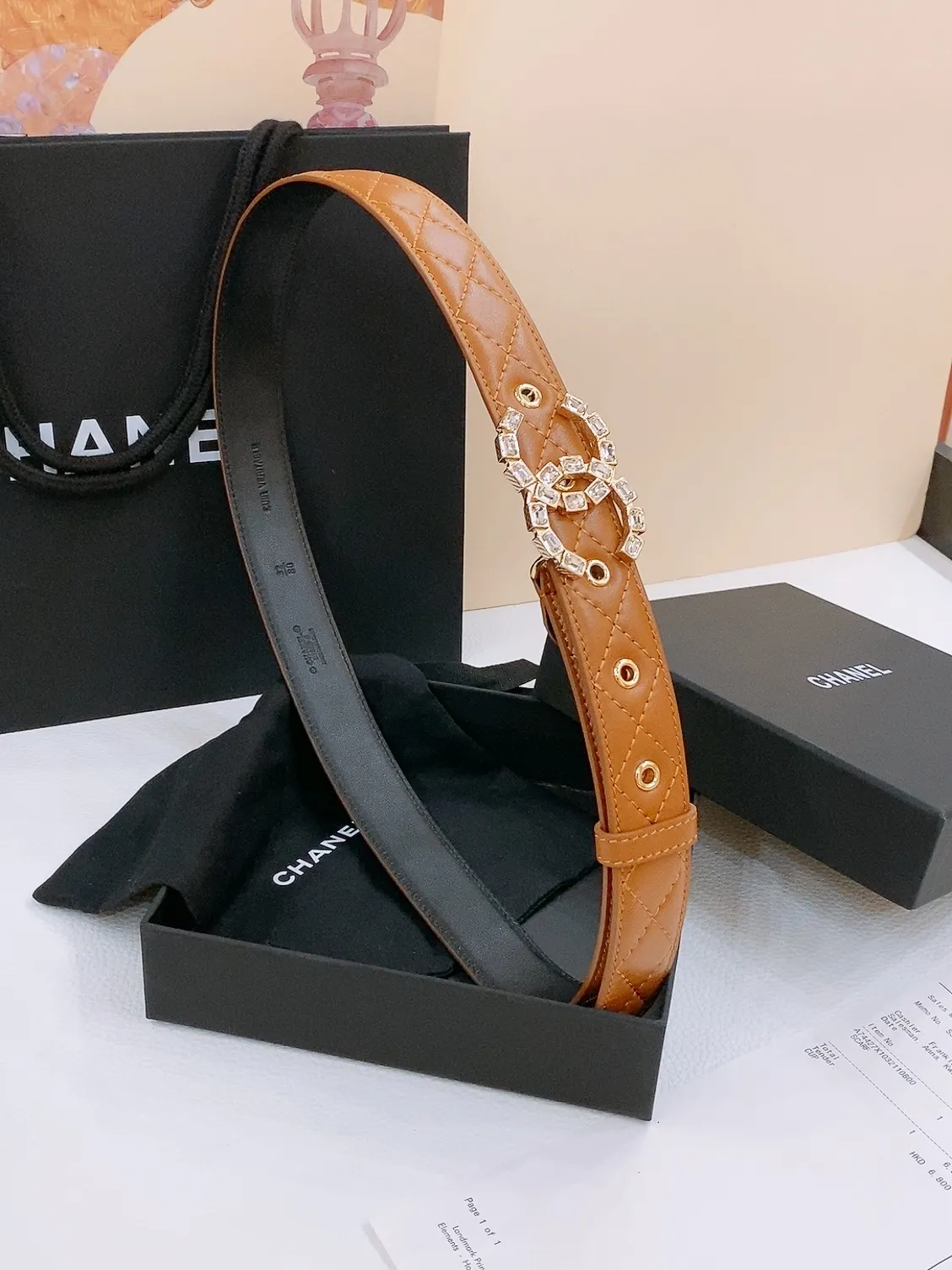 💰480💰Full package💰 💍Purchasing agent level Chanel CC Logo diamond belt for women, round metal double C letter logo, made of diamond sheepskin, the sheepskin texture is super soft, the hardware buckle is very well made, showing the waist shape, very versatile, it is very nice to match with skirts, windbreakers and jeans. Width 3.0cm