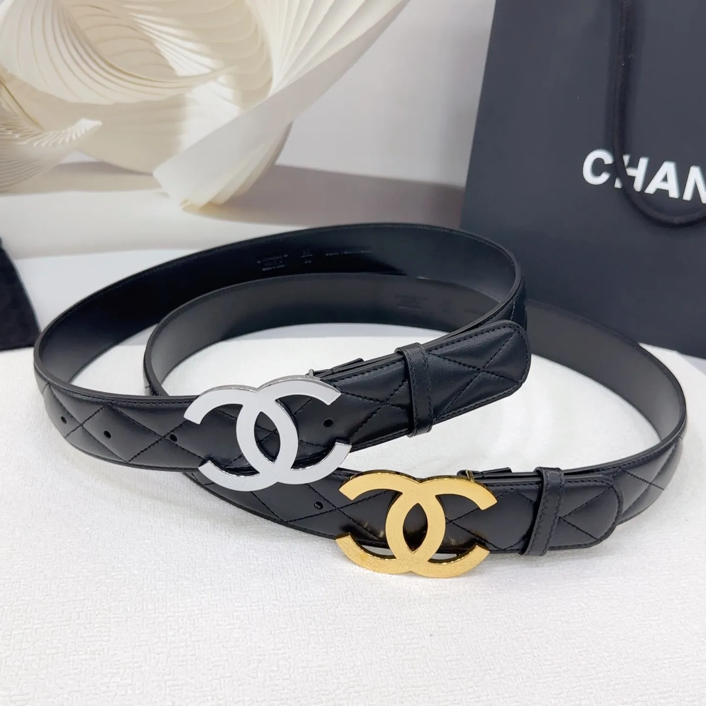💰520💰Full package💰 💍Purchasing-grade Chanel belt⚡️🌹4.0cm double-sided first-layer sheepskin⚡️🌹Length.75.80.85.90.95.100.105 Euro⚡️🌹Customized original mold with copper hardware buckle