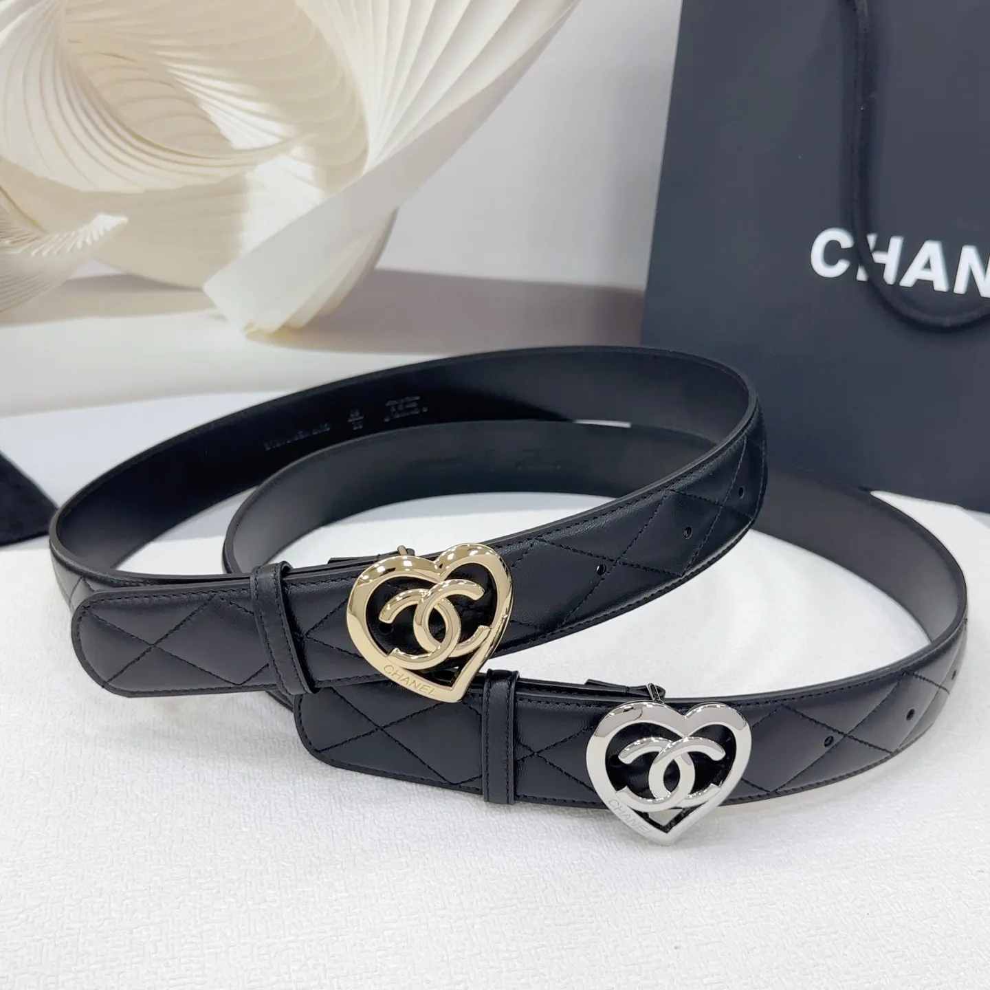 💰520💰Full package💰 💍Purchasing-grade Chanel belt⚡️🌹4.0cm double-sided first-layer sheepskin⚡️🌹Length.75.80.85.90.95.100.105 Euro⚡️🌹Customized original mold with copper hardware buckle