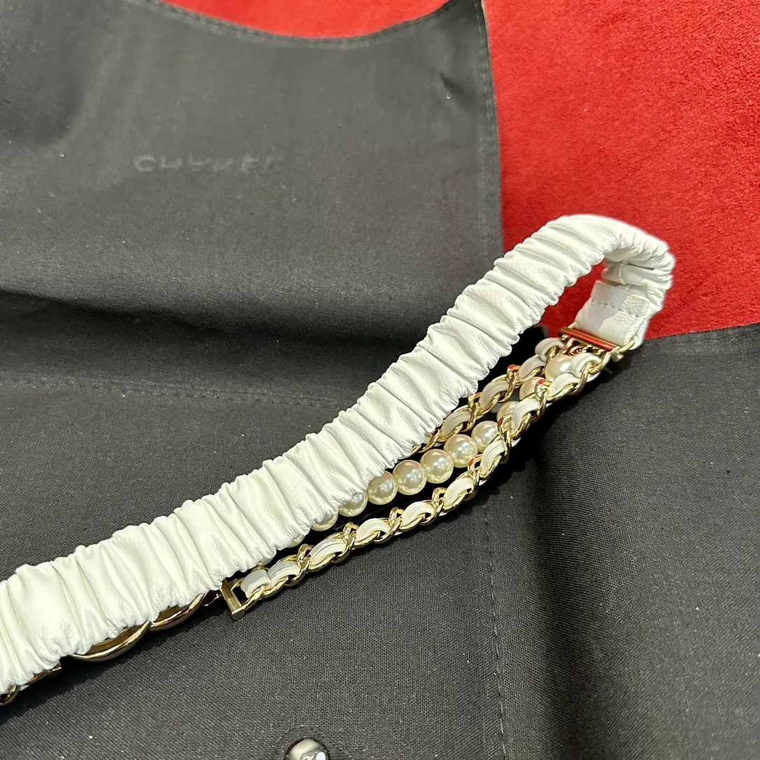 💰540💰Full package💰 💍Purchase-grade Chanel ⚡️🌹New waist chain, made of special imported metal and imported cowhide material, textured and embellishment is the unique highlight of the whole without losing the feminine charm, making it an eye-catching highlight ~ The waist chain is worth collecting! Design show style 2023 advanced handicraft workshop. ⚡️🌹Width 2.5cm