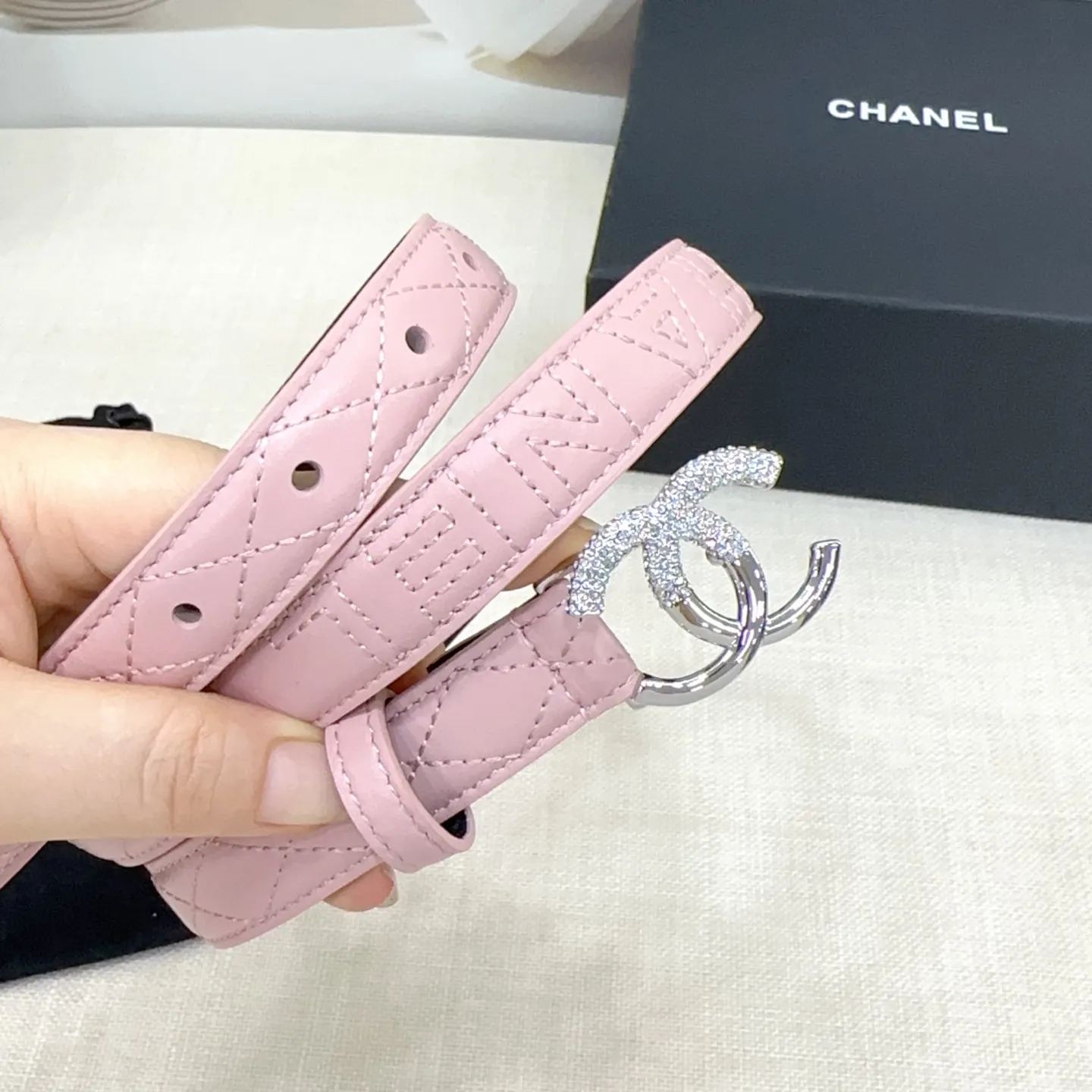💰480💰Full package💰 💍Purchase grade Chanel⚡️🌹Ladies belt Width 2.0 size double-sided first layer cowhide⚡️🌹Length: 75-100 Euro Premium copper hardware buckle original mold customization High quality