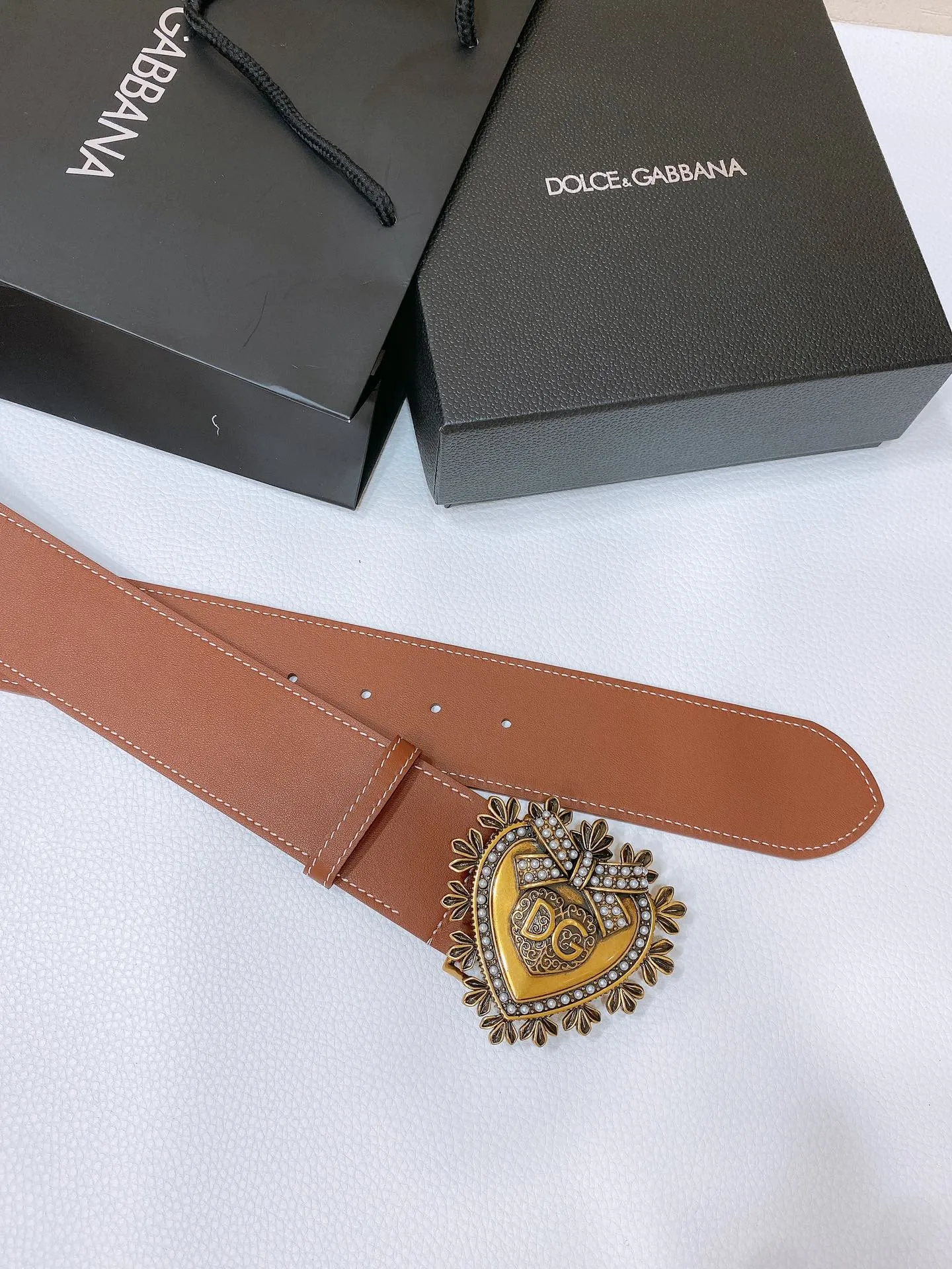 💰560💰Full package💰 💍Purchase grade DG Dolce & Gabbana, DG rhinestone logo love calfskin belt • Point buckle opening and closing below the buckle, imported original patent leather fabric black cowhide with DG simple buckle, fashionable and versatile 5.0cm