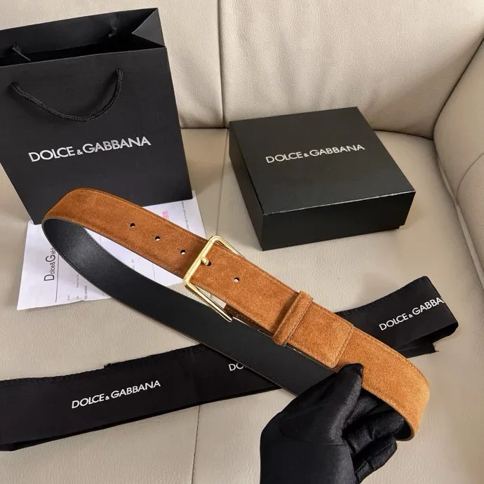 💰460💰Full package💰 💍Purchase level Dolce & Gabbana DG⚡️🌹4.0cm wide new nubuck leather Re-Edition fashion show is a dreamy journey back to the origin of the brand, where the past and the present meet, interpreting archive items from an innovative perspective