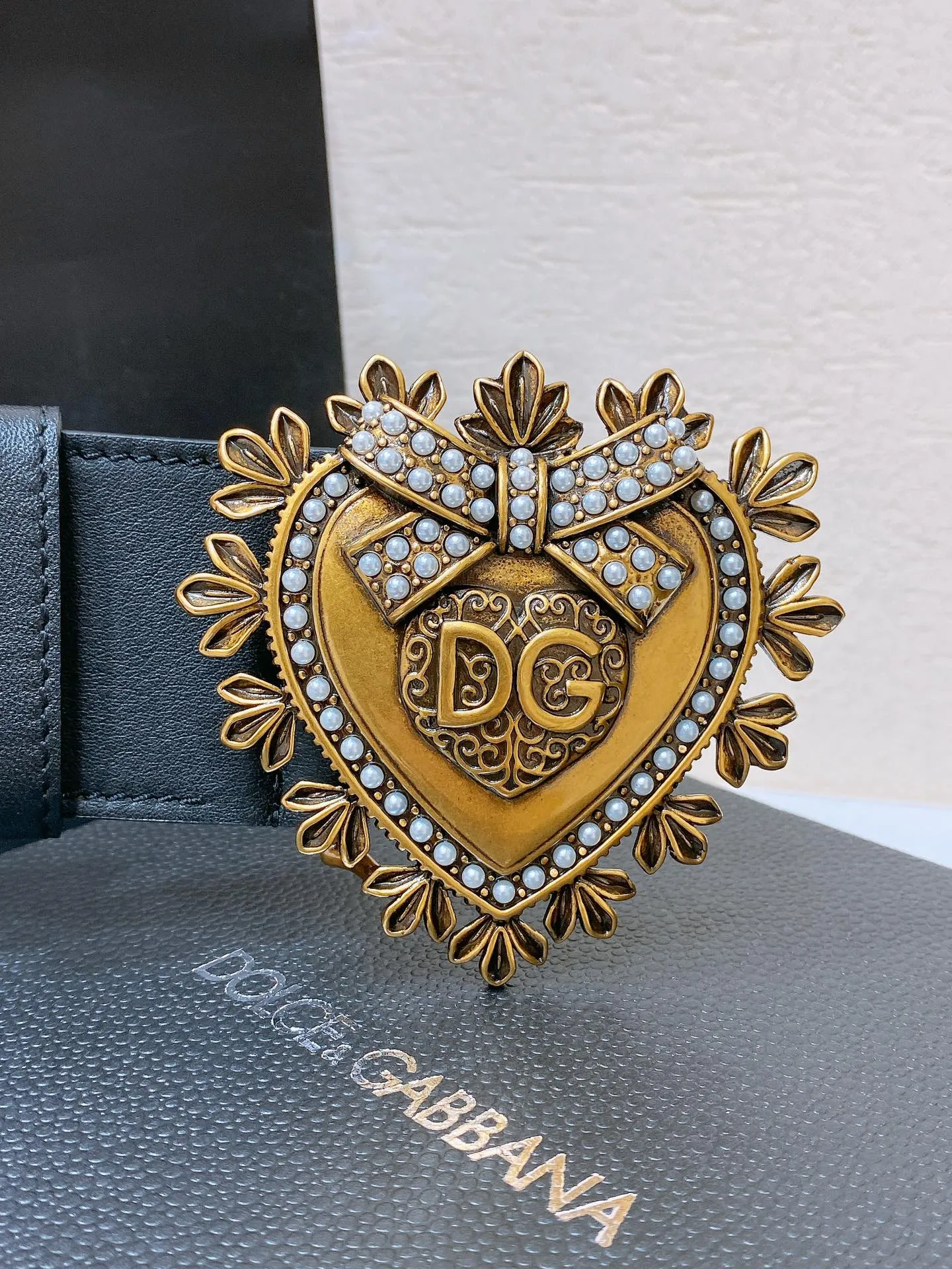 💰560💰Full package💰 💍Purchase grade DG Dolce & Gabbana, DG rhinestone logo love calfskin belt • Point buckle opening and closing below the buckle, imported original patent leather fabric black cowhide with DG simple buckle, fashionable and versatile 5.0cm